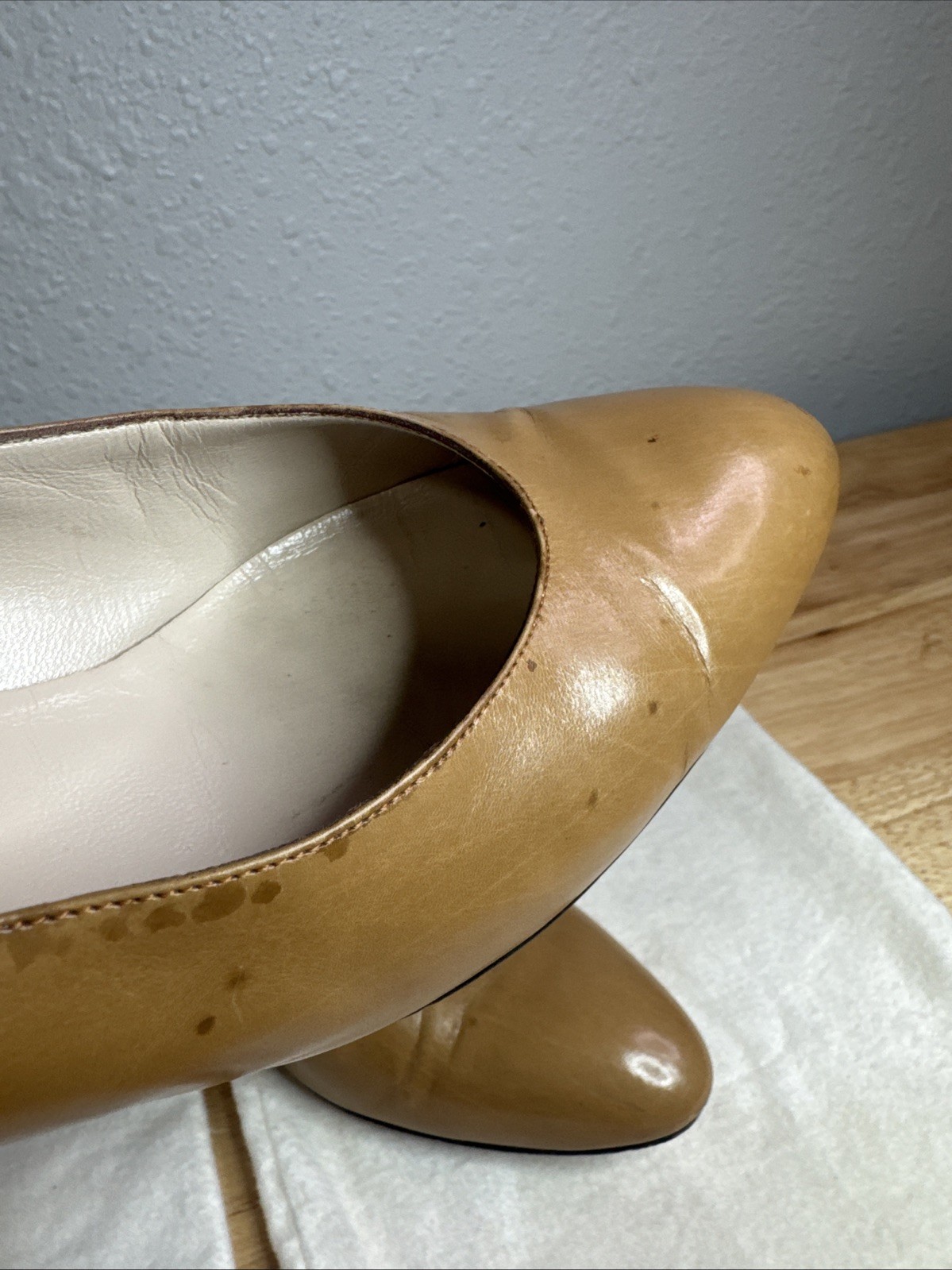 Vintage Salvatore Ferragamo Italy Tan Leather Pumps Shoes sz 8 AAA Narrow
