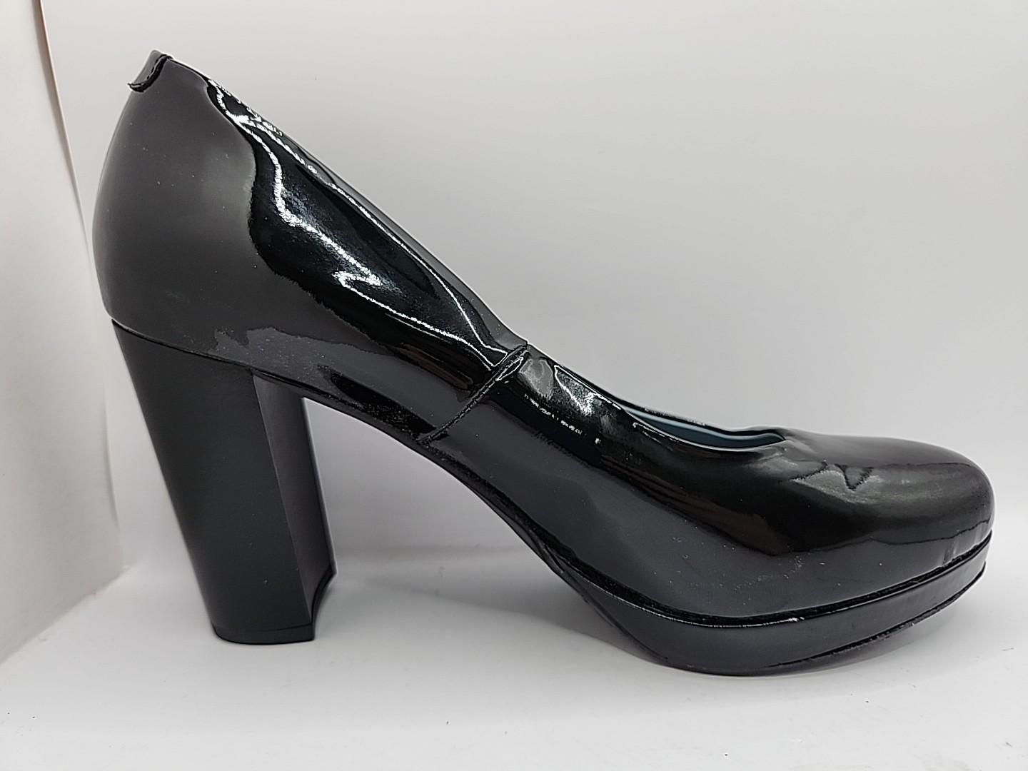 NEW Skypro Carole Middleton Black Patent Size 10 US
