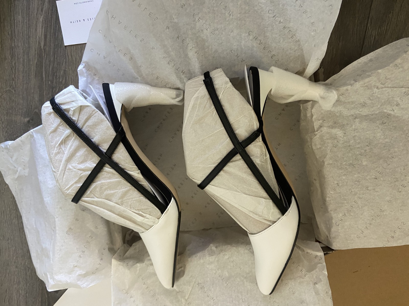 NIB Charles & Keith White Slingback Heels Size 7.5 (38) Covered Style CK1-609200