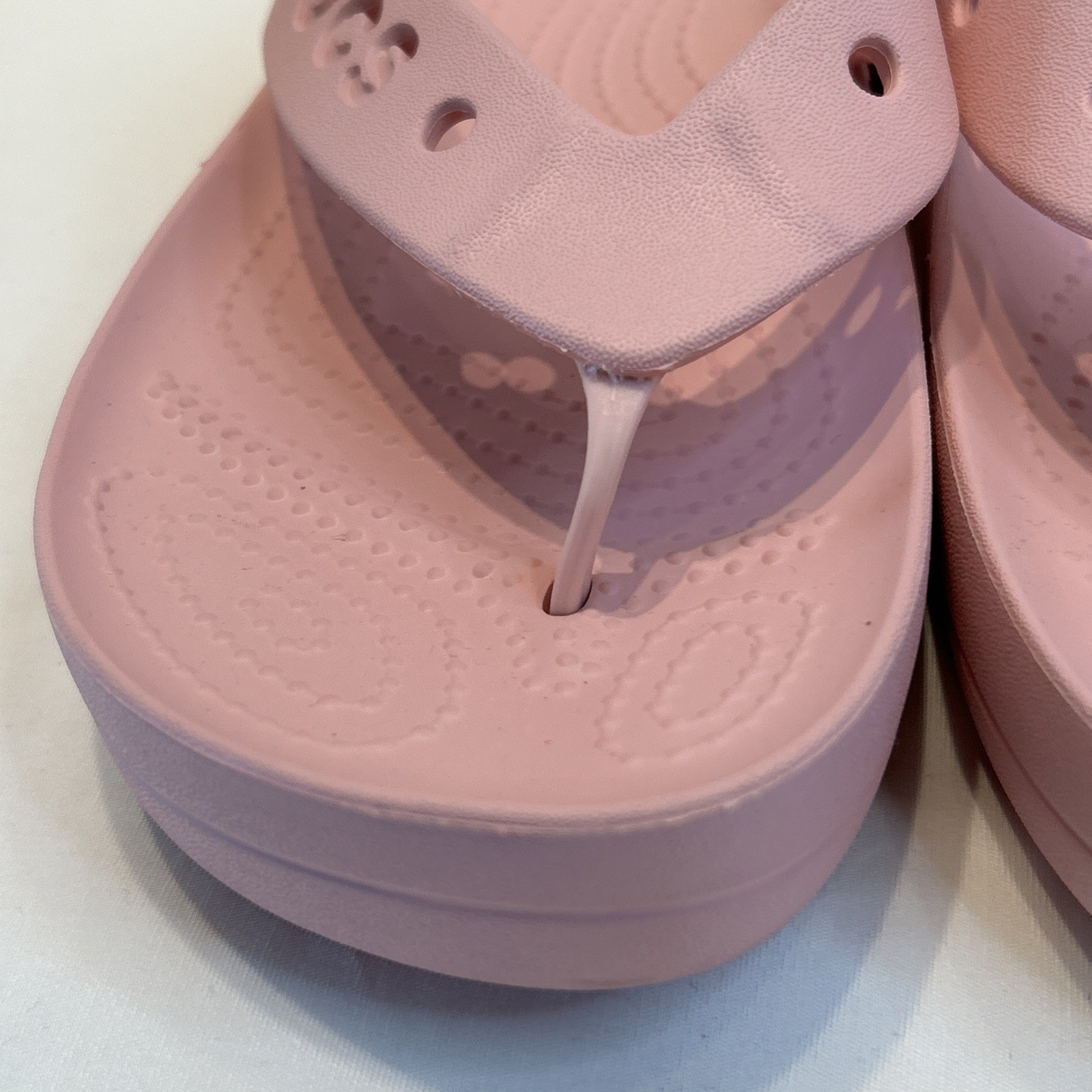 CROCS ~Iconic Comfort Women’s 8 ~PINK Baya Platform Flip Flops ~Thick Soles NICE