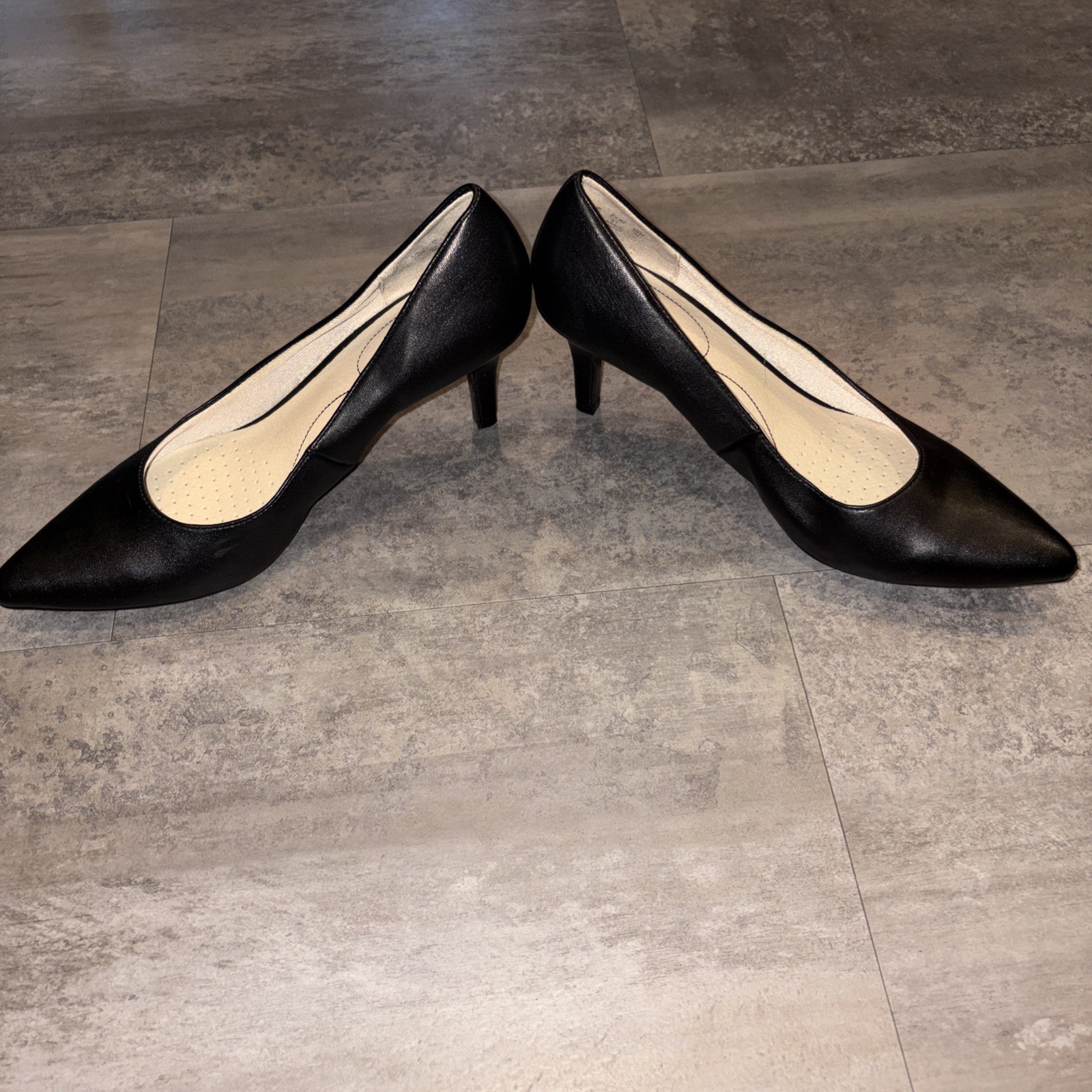 LifeStride Soft System Pointed Toe Black Pump 3 Inch Heel Shoes, Size 10M