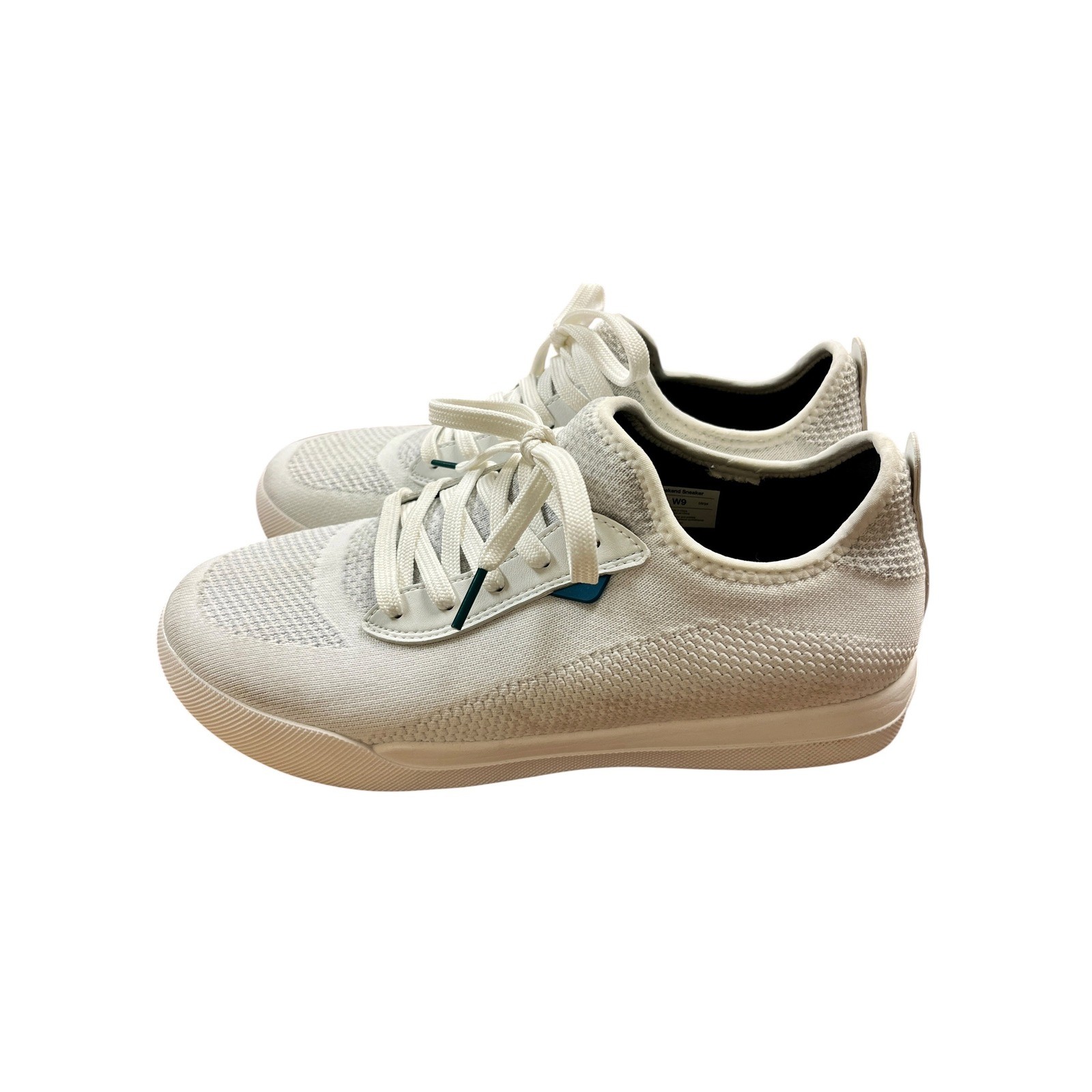 VESSI Weekend Sneaker Sz 9 White Waterproof Knit Comfort Travel Vacation Euro