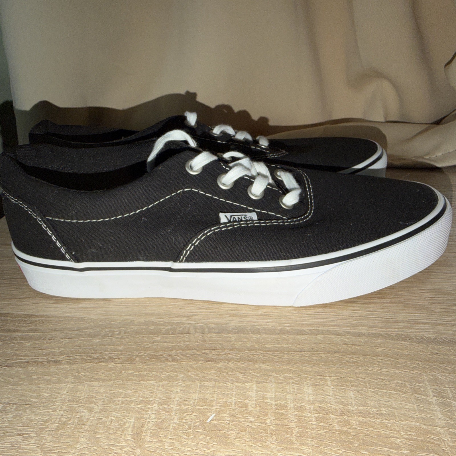 Vans Off the Wall Unisex women 9 mean 7.5 Authentic Black Skate Dress Shoes
