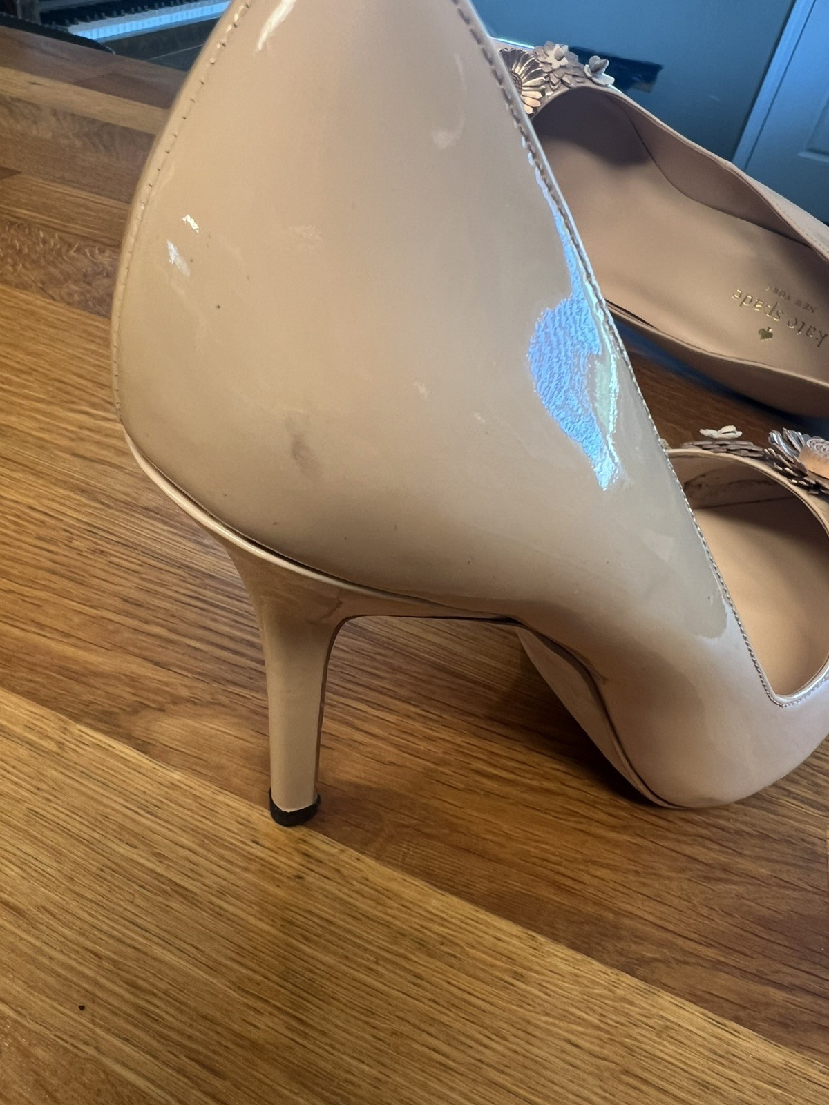 Kate Spade Evelyn Patent Leather Pale Pink/Nude Flower Heel Sz 9.5