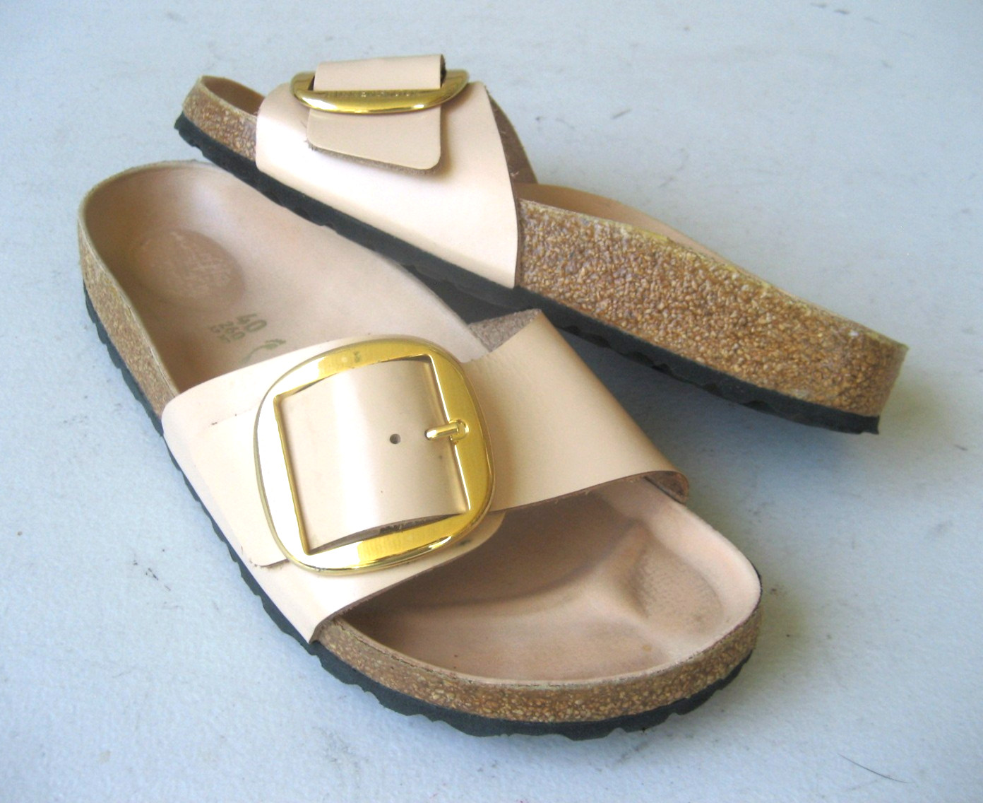 BIRKENSTOCK Madrid Big Buckle Leather Beige Sandals Size 40 / 9 N EXCELLENT