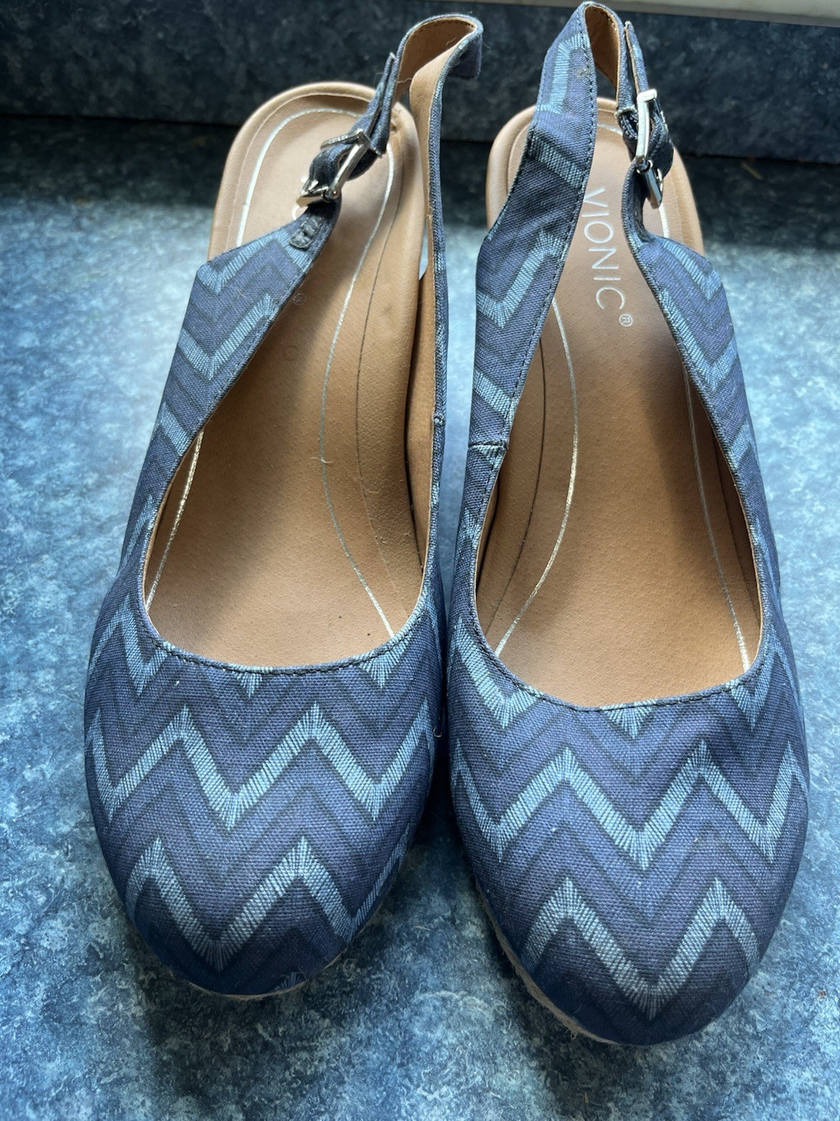 Vionic Carolina Blue Chevron Wedge Slingback sz 11 Summer Resort