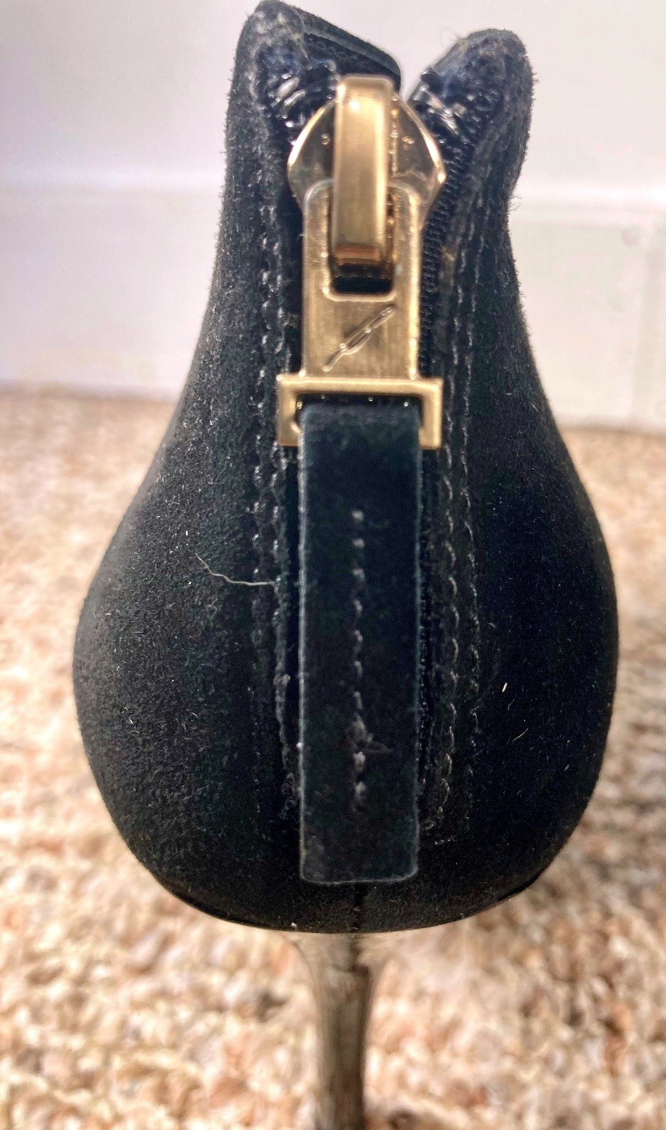 New Stuart Weitzman Standout Black Suede Pointed-Toe Ankle Boots Women’s Size 9