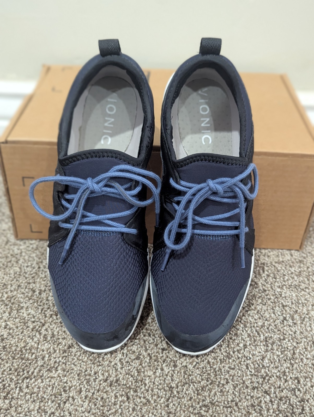 Size 9 Women’s Vionic Storm/ASR1724 Navy Lace Up Low Top Sneakers Shoes