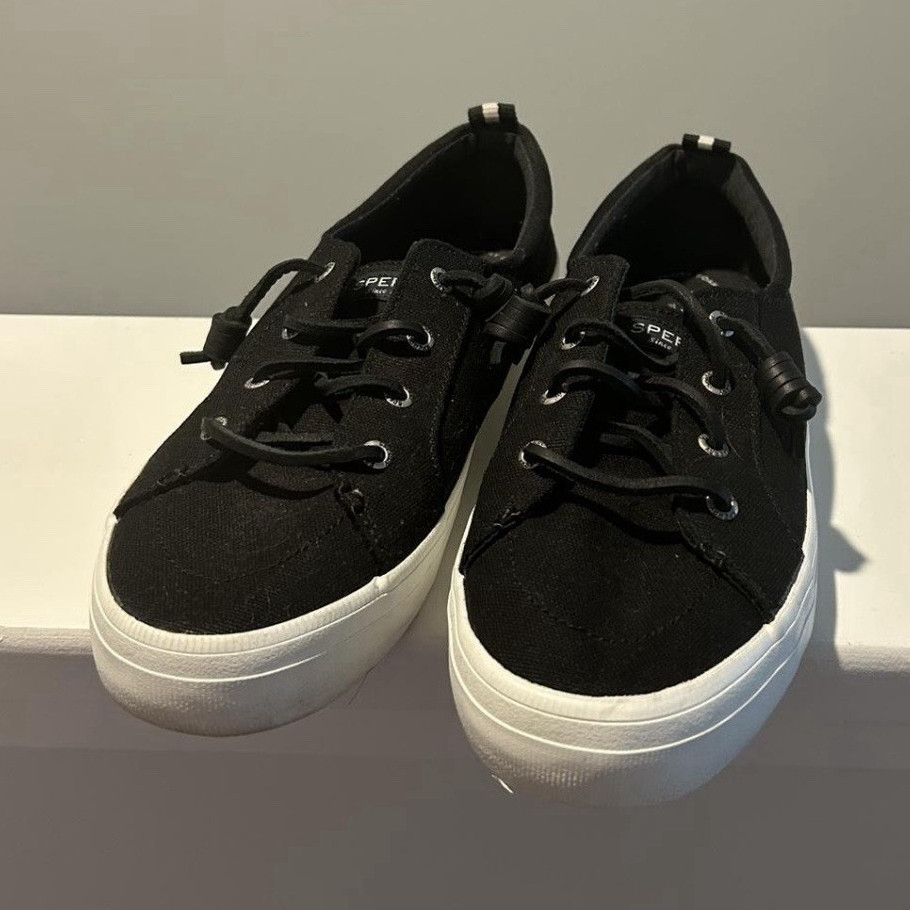 Sperry Women’s Black/White Low Top Lace-Up Sneakers Solid White Sole