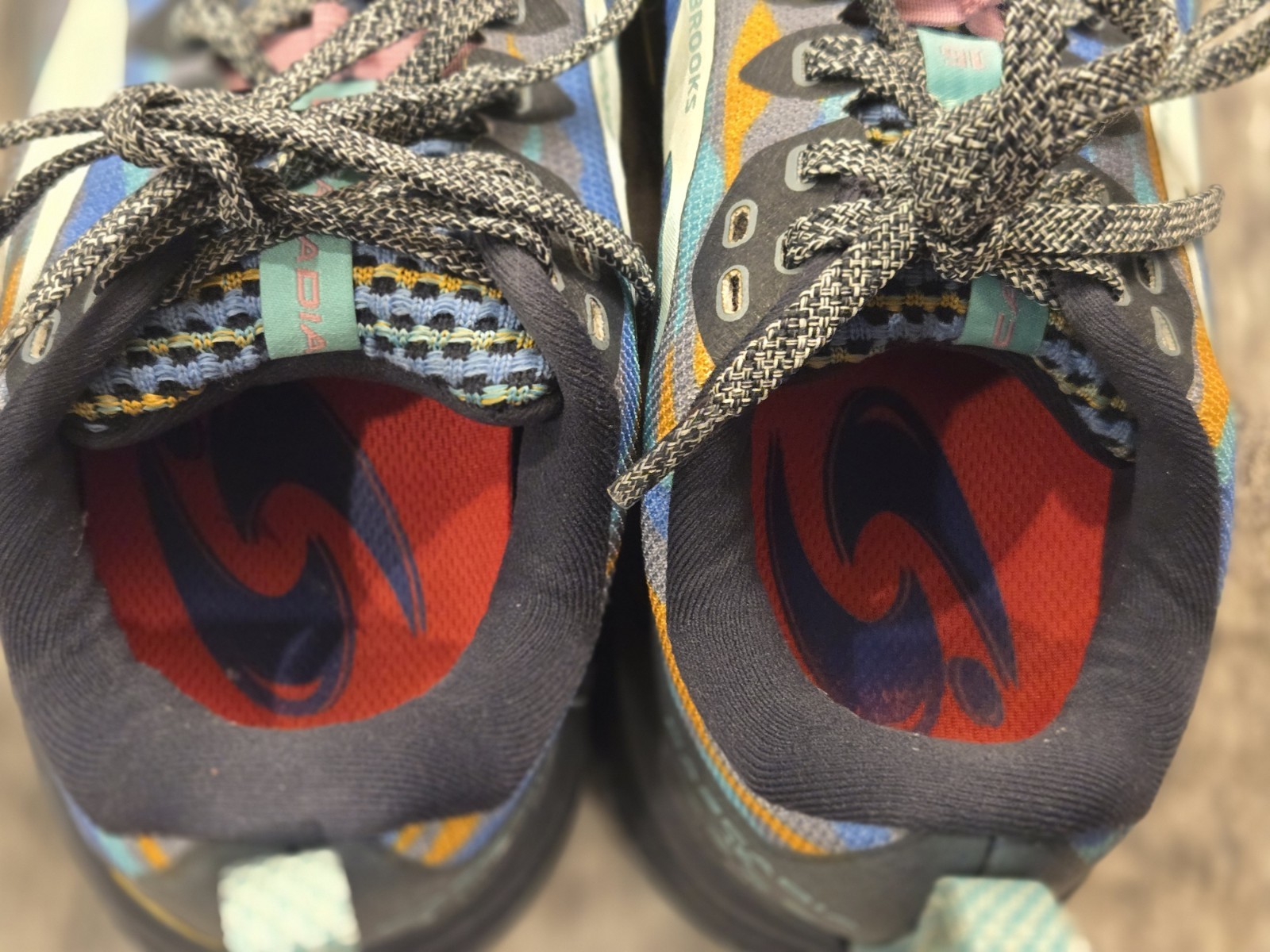 Brooks Cascadia 16 Trail Running Shoes Limited Edition Eclipse/Marina Womens 7.5