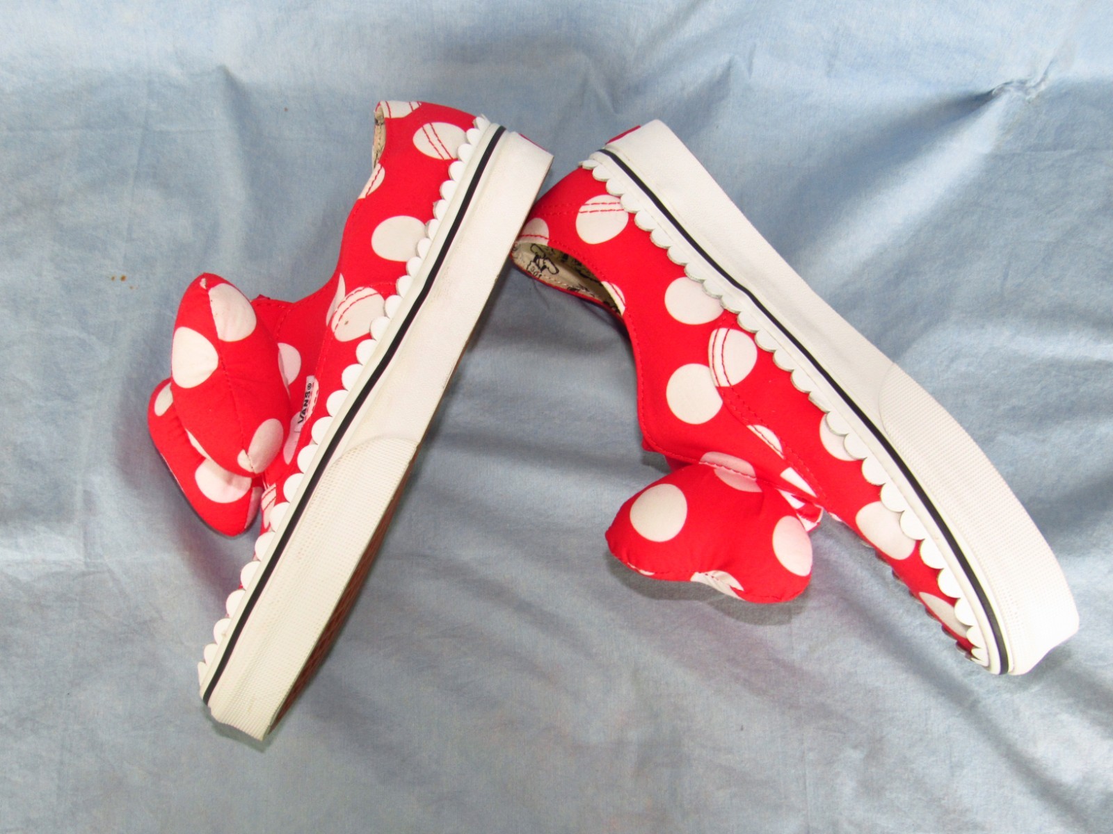 Vans Disney/Minnie’s Bow Polka Dot Slip-on Sneakers (Women US Size 8; See Note)