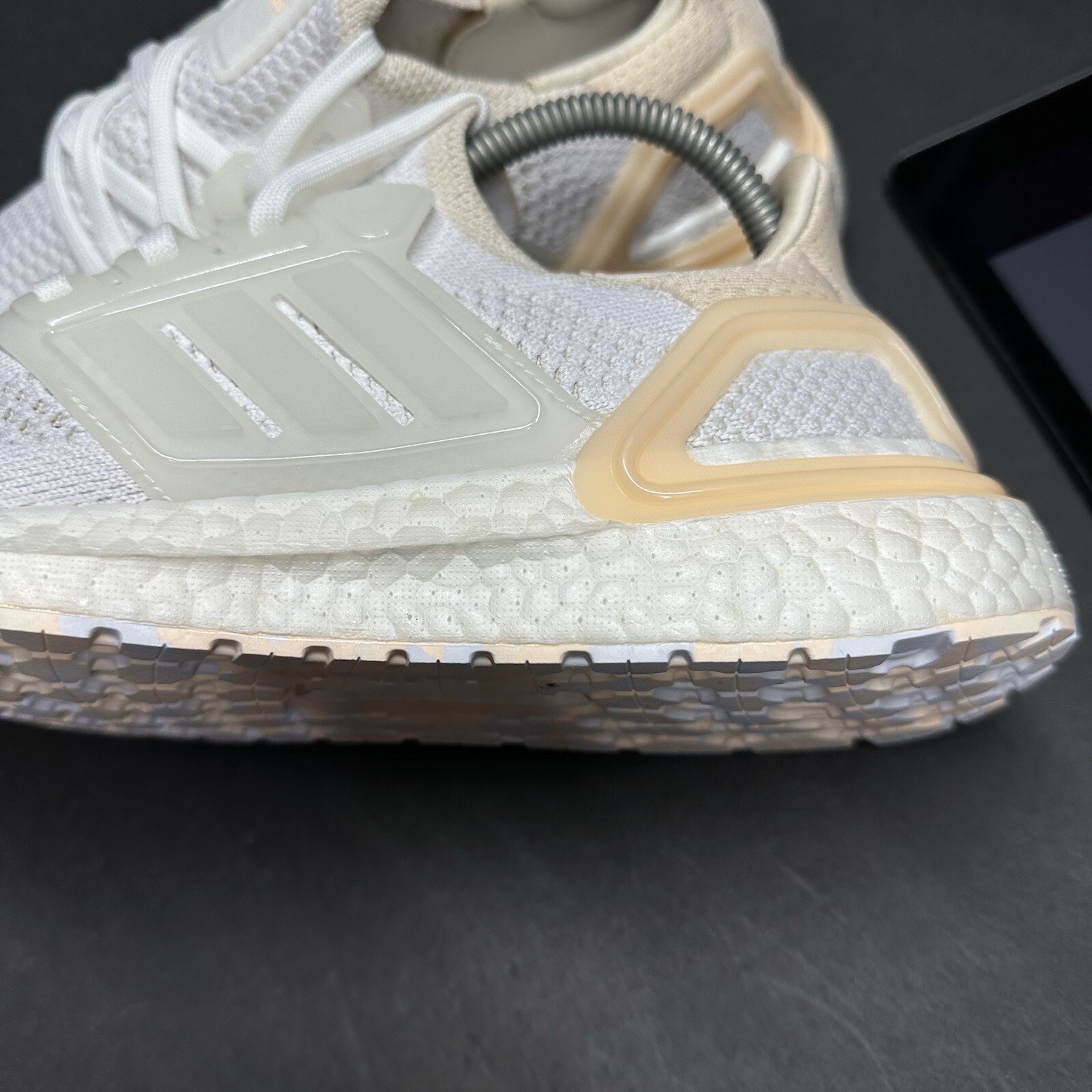 Adidas UltraBoost 19.5 DNA Running Women’s Size 8.5 White Beige GZ6469 NBY