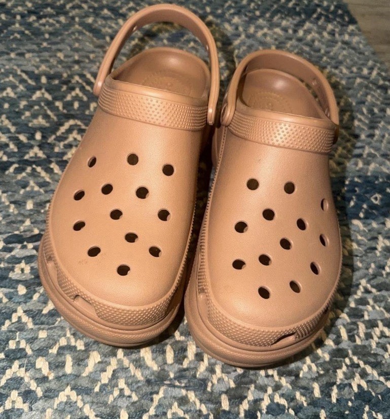 Crocs Classic Clog Tan Men’s US 9 Slip-On Heel Strap Rubber Logo