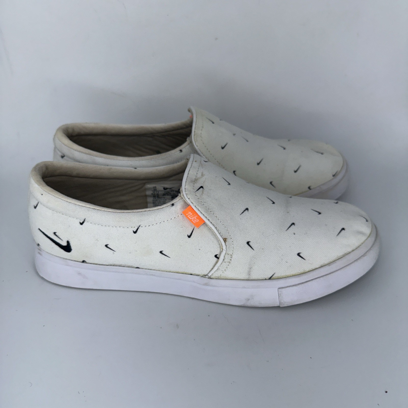 Nike Court Royale AC Slip On Swoosh Print Women’s Size 10 White Boating Golfing