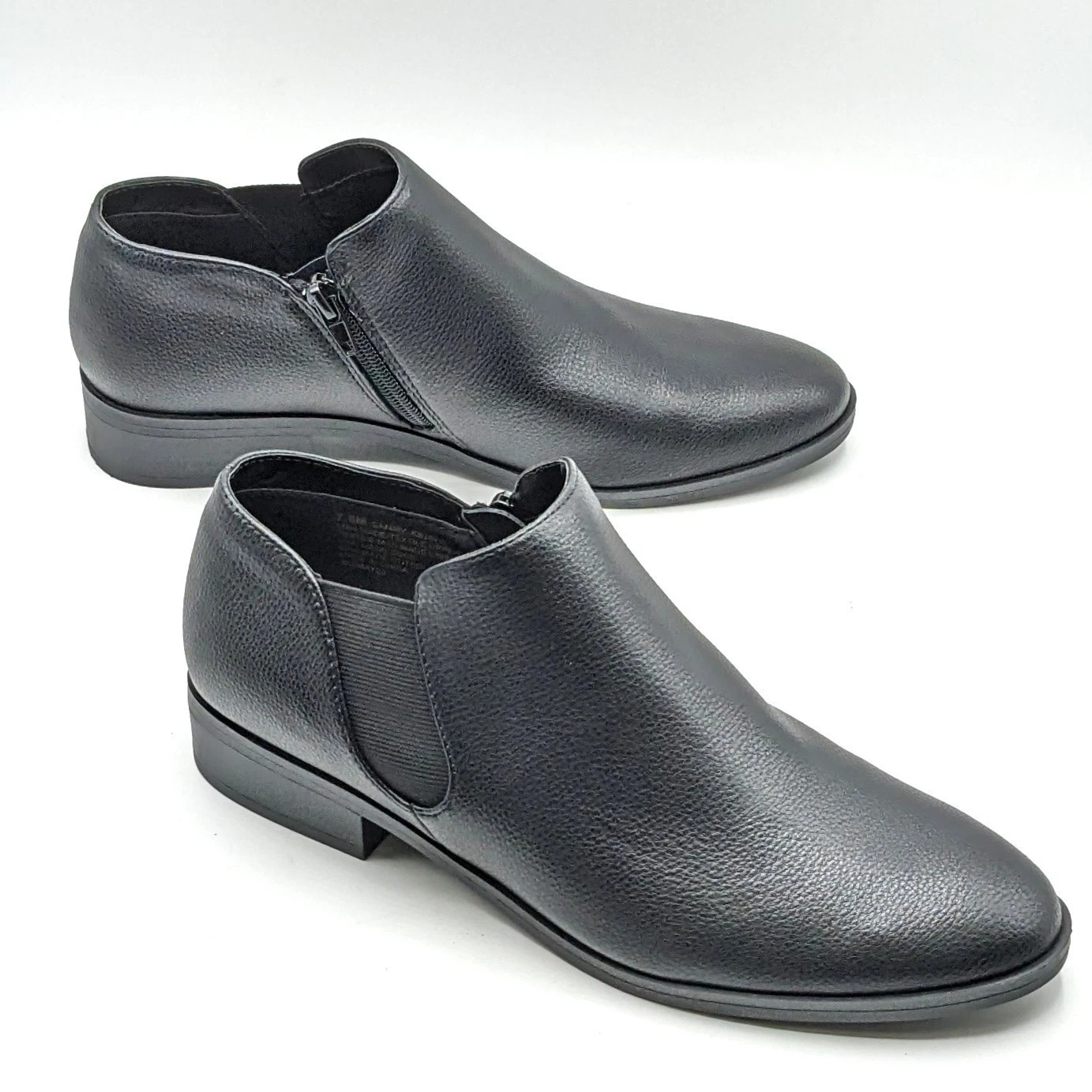 Kensie “Sammy” Faux Pebbled Leather w/ Block Heel & Side Zip Closure (Black) NEW
