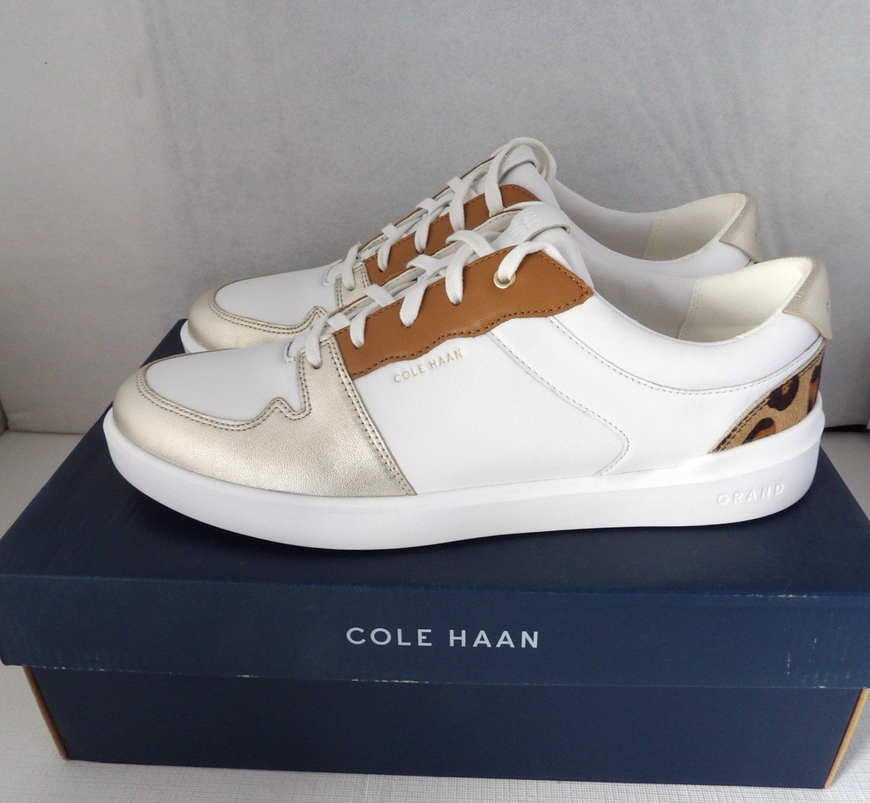 NWOB Authentic COLE HAAN GC MODERN White, Gold, Brown Leather Tennis Shoes 9 B