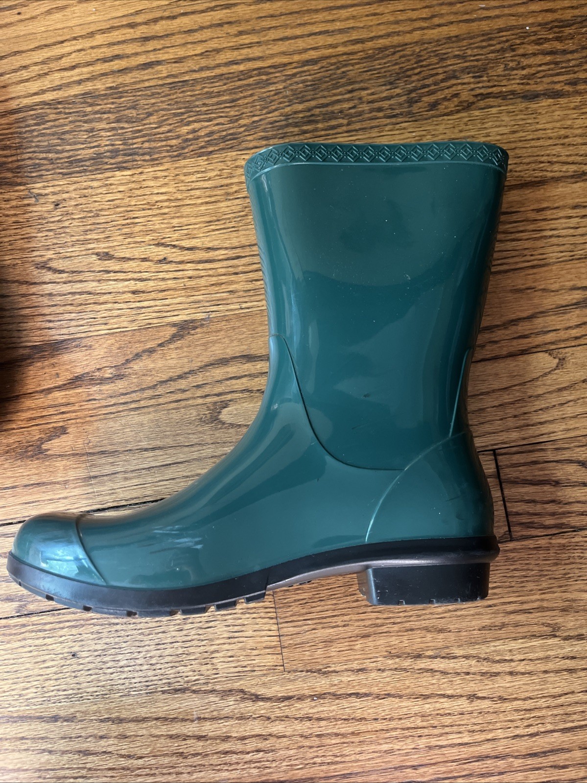UGG Sienna Glossy Pine Green Rain Boots Size 8 Women’s Waterproof EUC