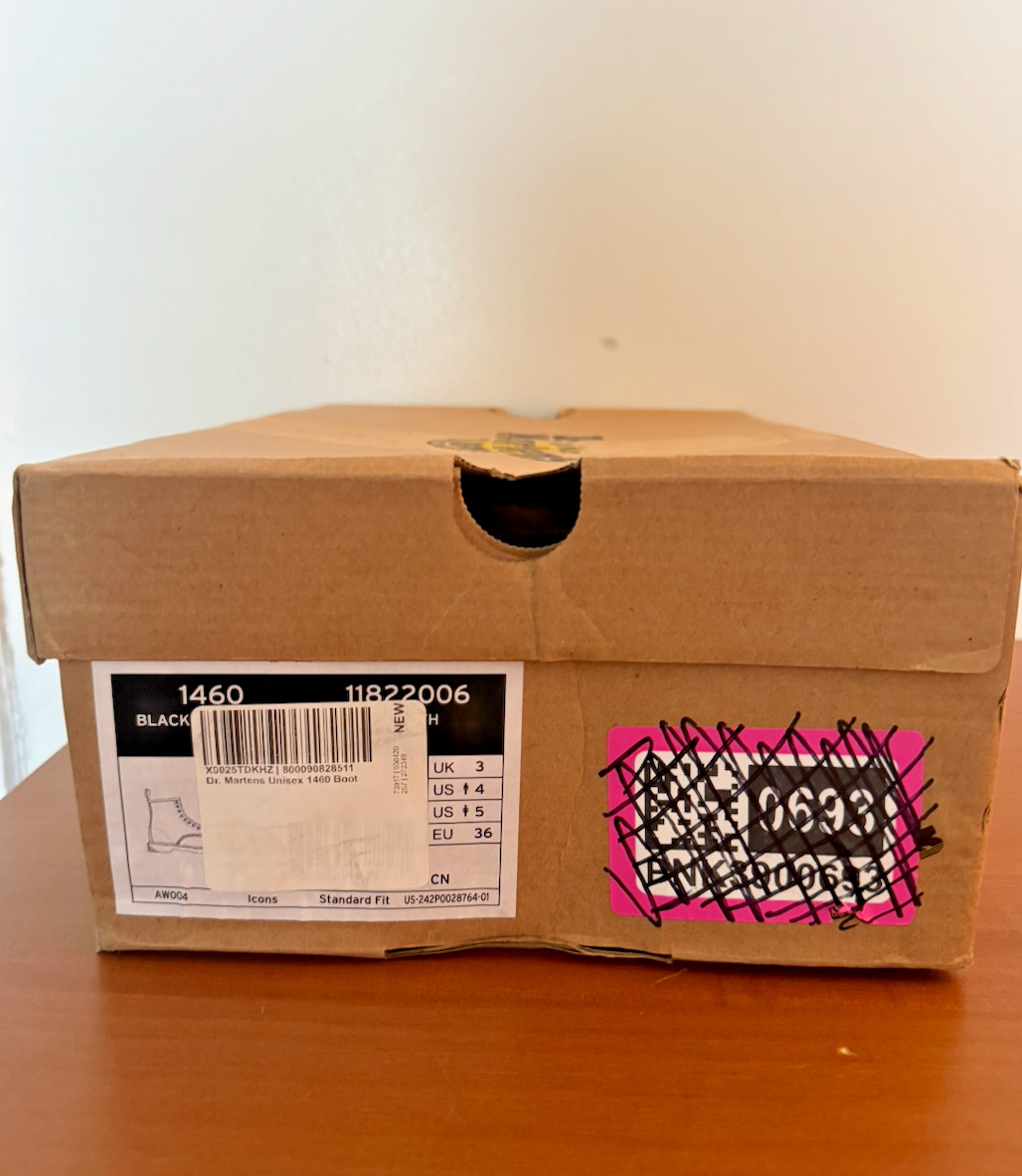 Dr. Martens 1460 Boot Black Smooth Leather UK3 US W4 EU36 – New, Damaged Box