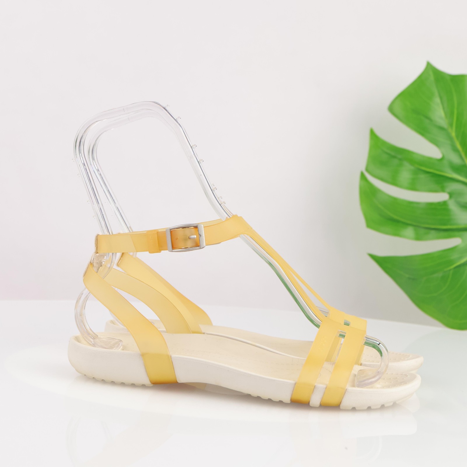 Crocs Womens Sexi Sandals Size 8 Yellow Strappy T-Strap Ankle Strap Flat Shoes