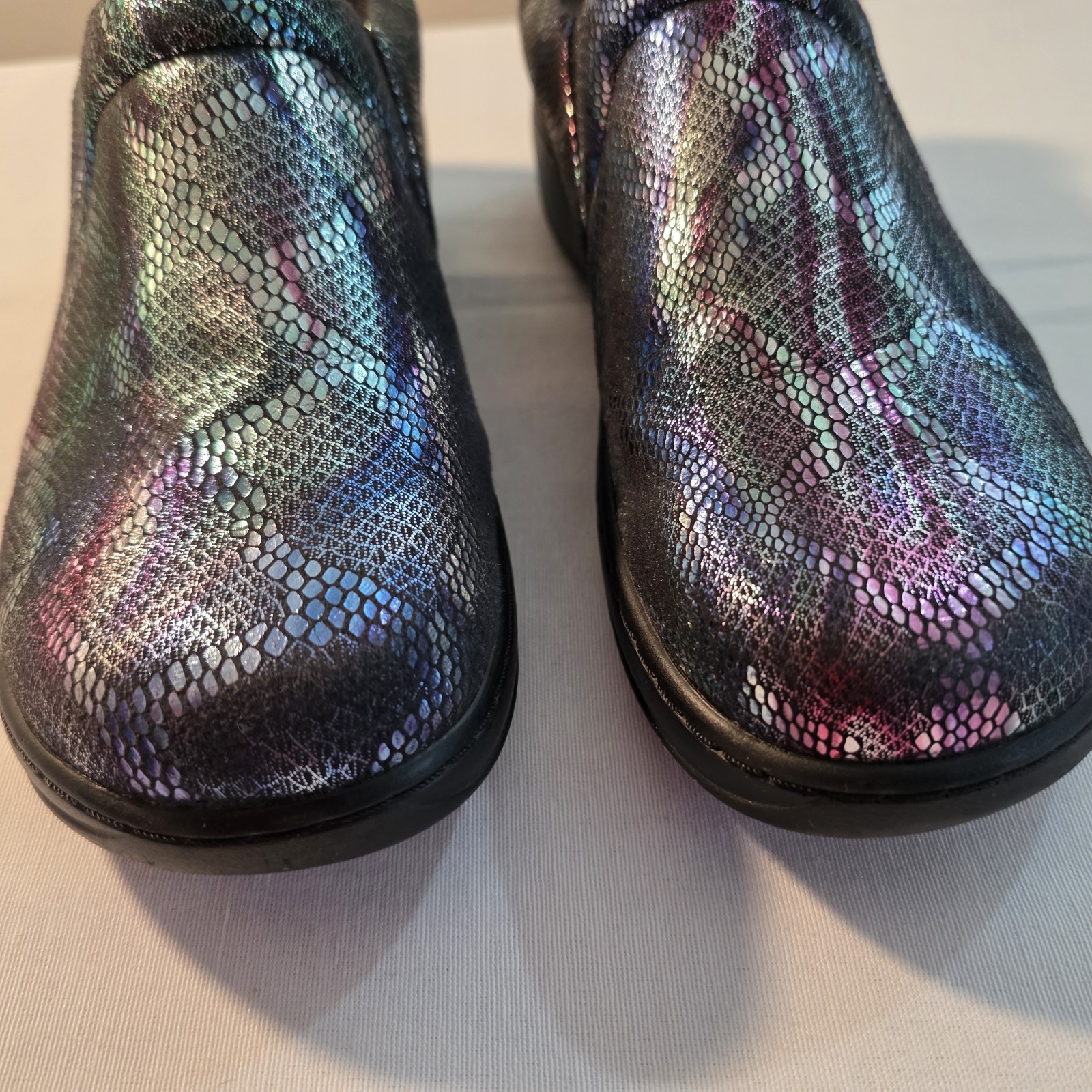 Spring Step Womens Clogs Size 8 M Winfrey Aura Iridescent Printed Leather Upper
