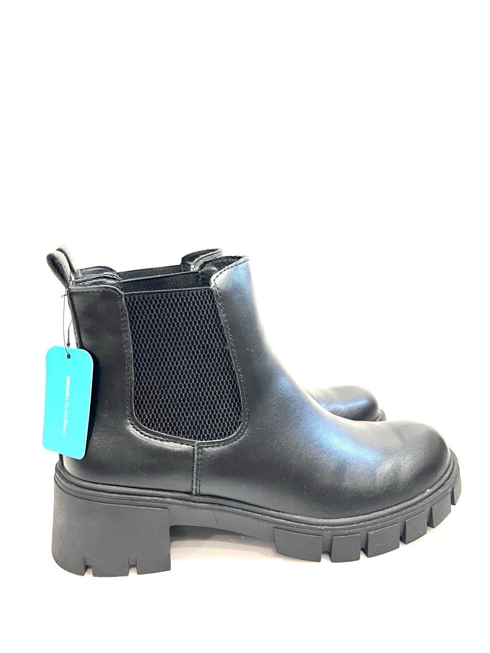 Vepose 936 Chelsea Black Women’s Boots, Platform Lug Sole, Size 7.5. NEW W/o Box