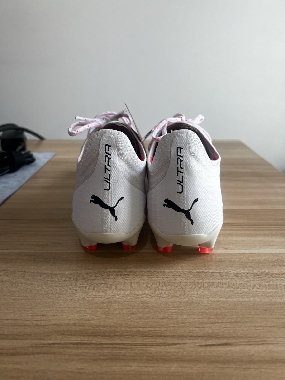 PUMA ULTRA Ultimate FG AG Low Breakthrough Pack W Womens 9.5- 107507-01