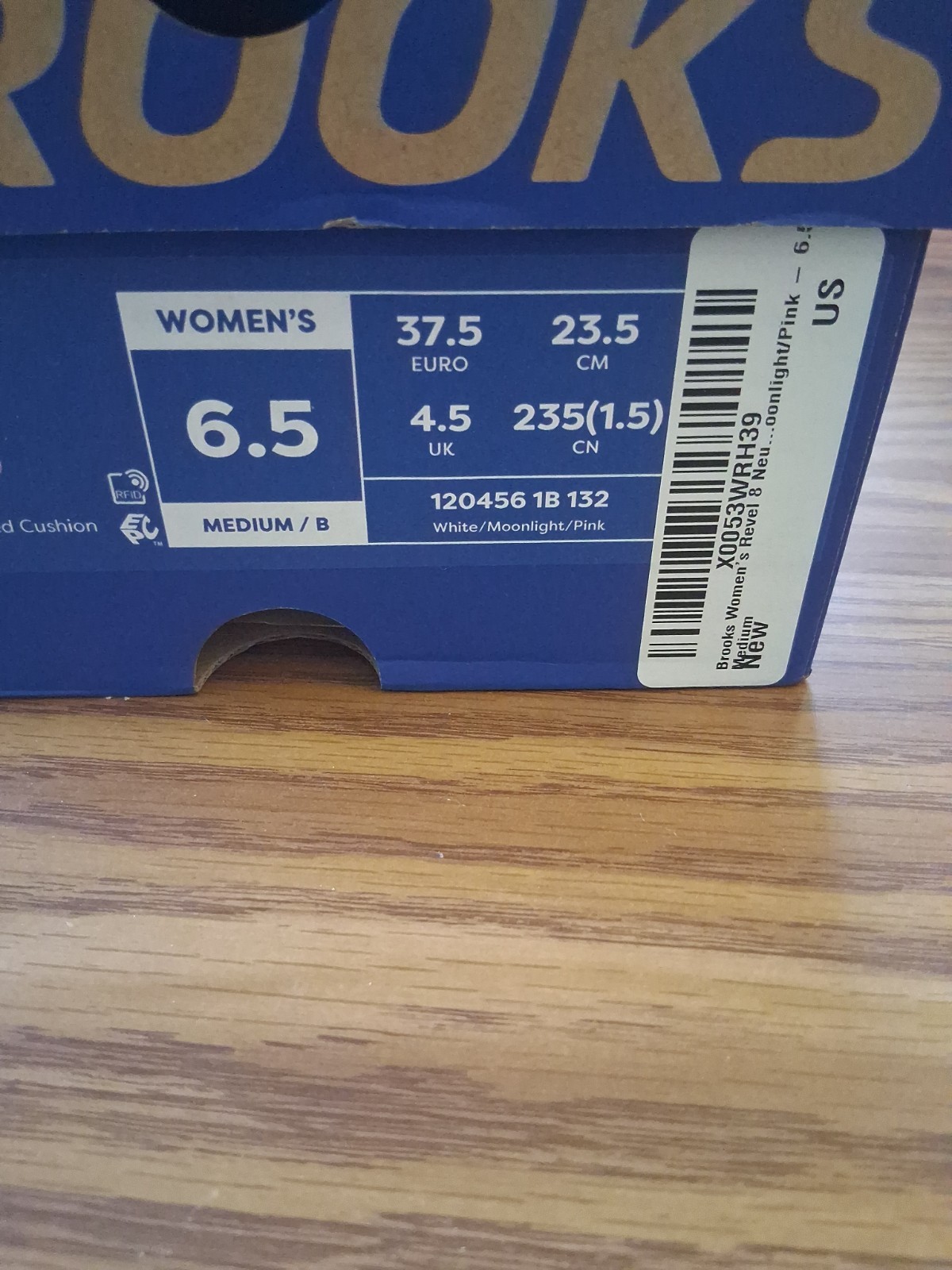 Brooks Revel 8 Womans Walk & Run Size 6.5 Brand New Never Worn.