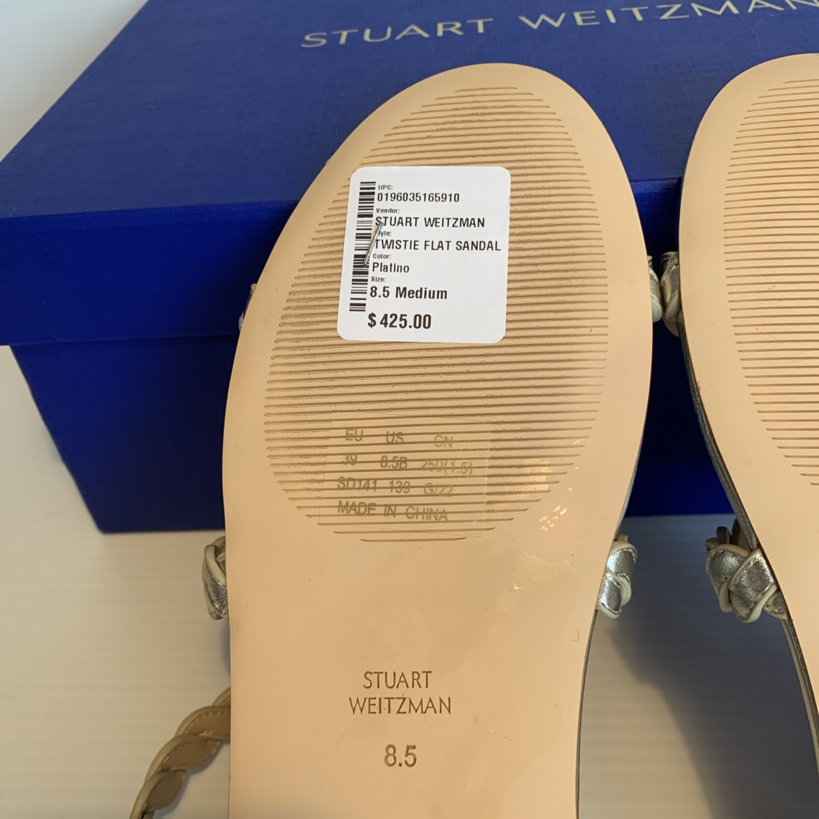 Womens Stuart Weitzman Sz 8.5M (39) Twistie Flat Sandal Gold Platino MSRP $425