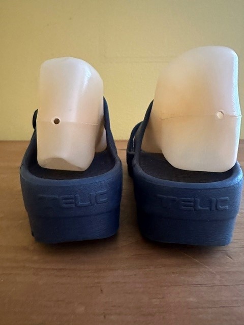 TELIC Navy Blue Recovery Slide Sandals Adjustable Buckle Comfort Size 8M