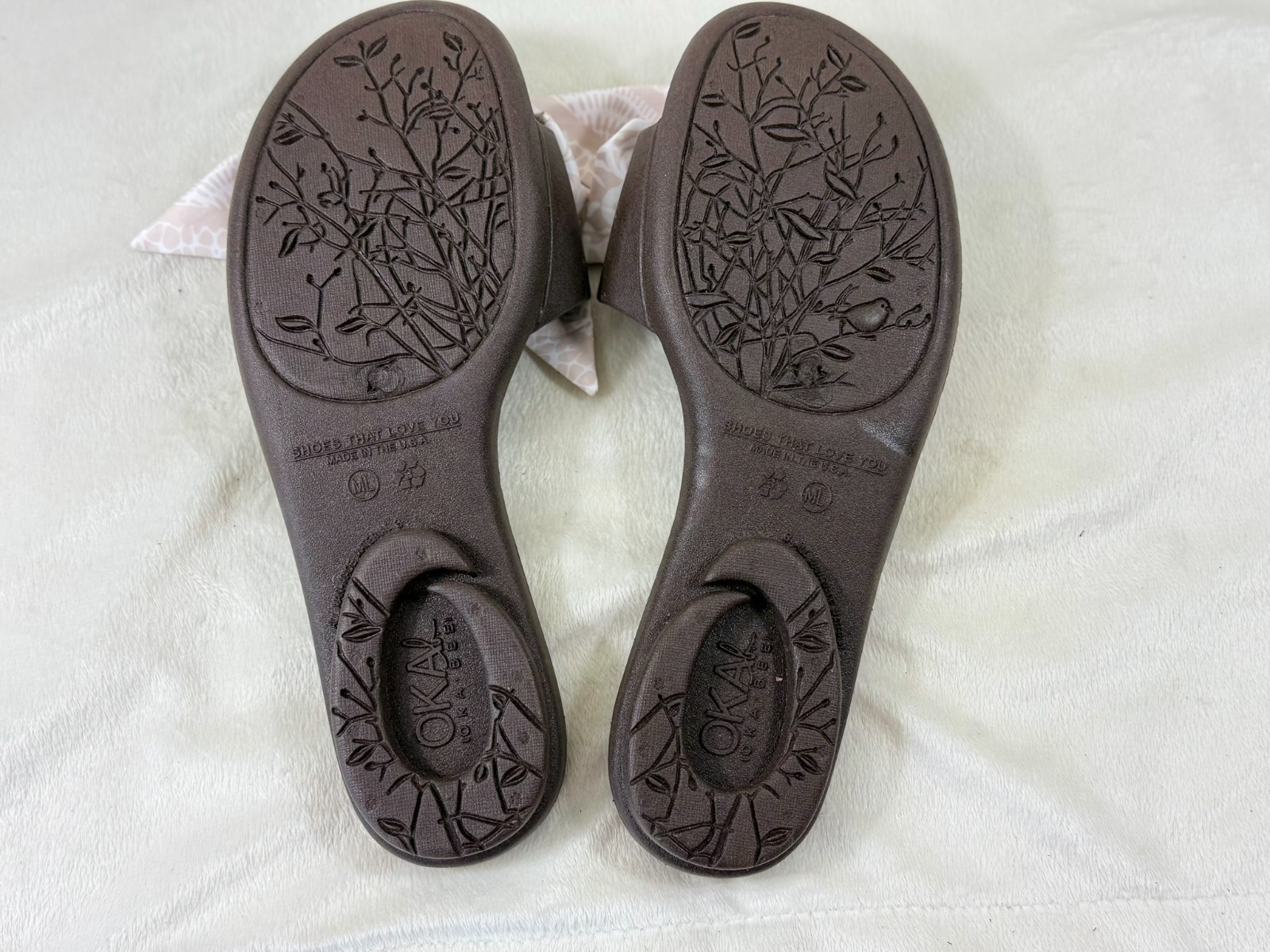Oka-B Madison Slide Sandals Womens Size M/L Brown Tan White Bow Comfort USA Spa