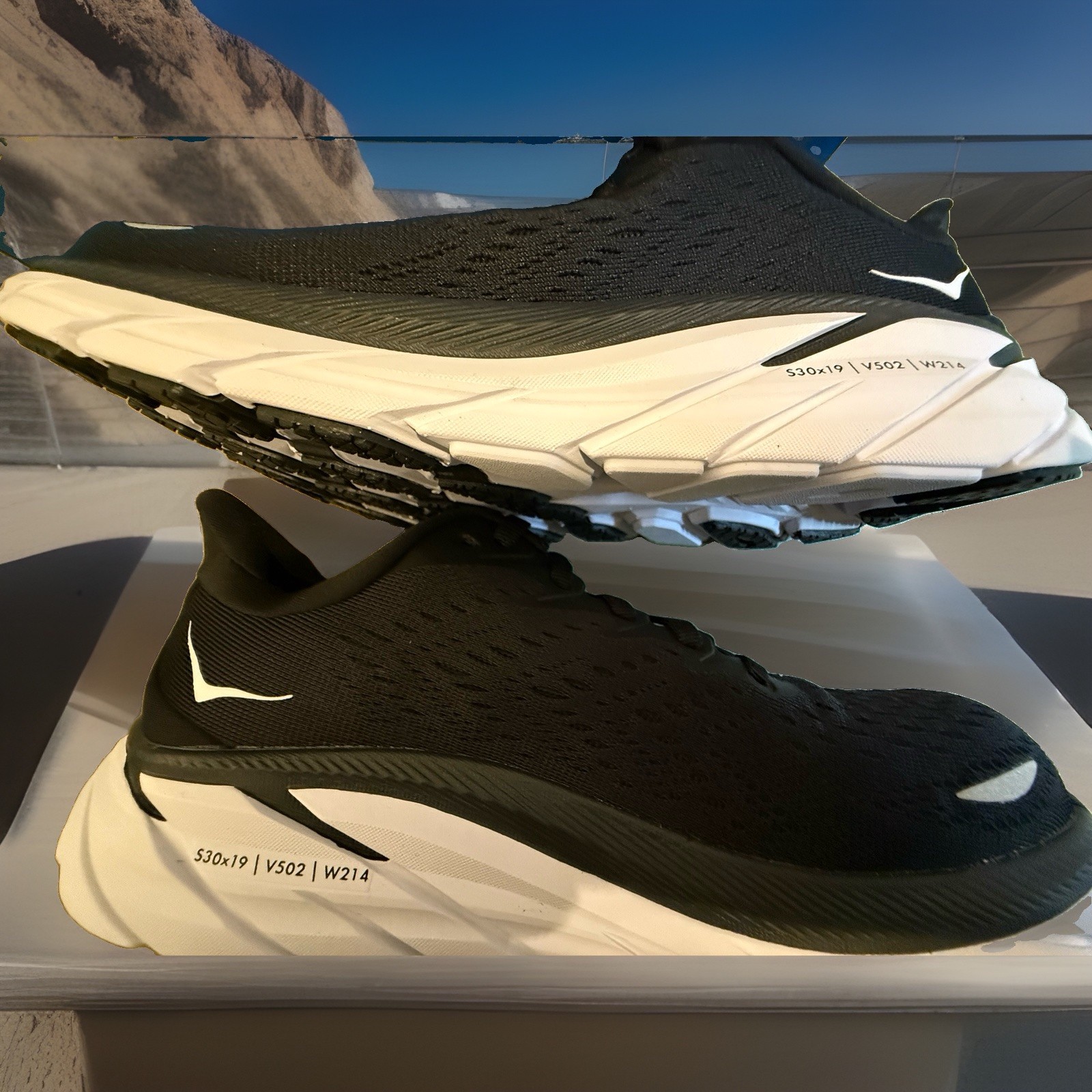 BRAND NEW HOKA One One W CLIFTON 8 SIZE 5B