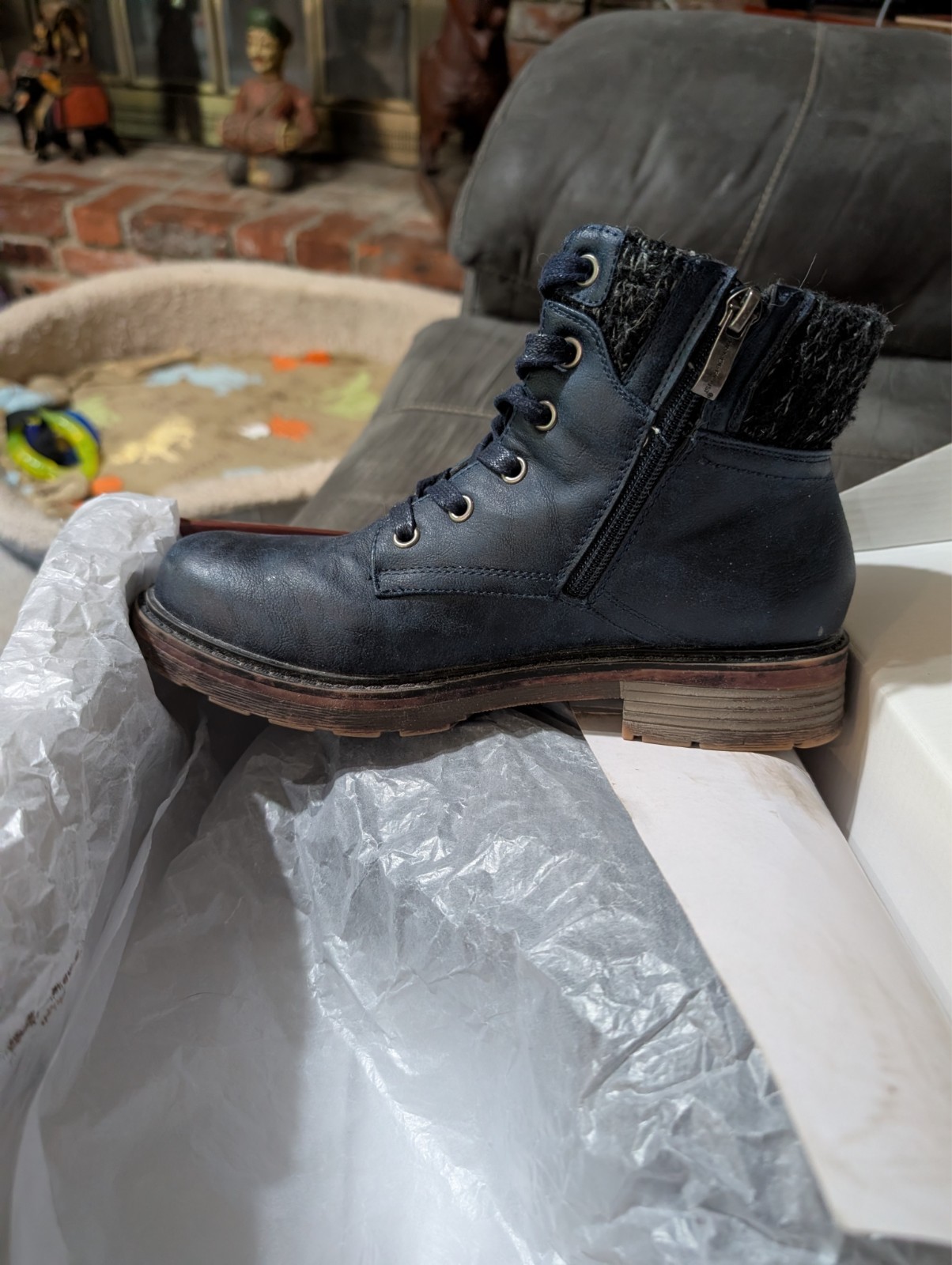 Wanderlust womens boots waterproof size 8M WITH BOX