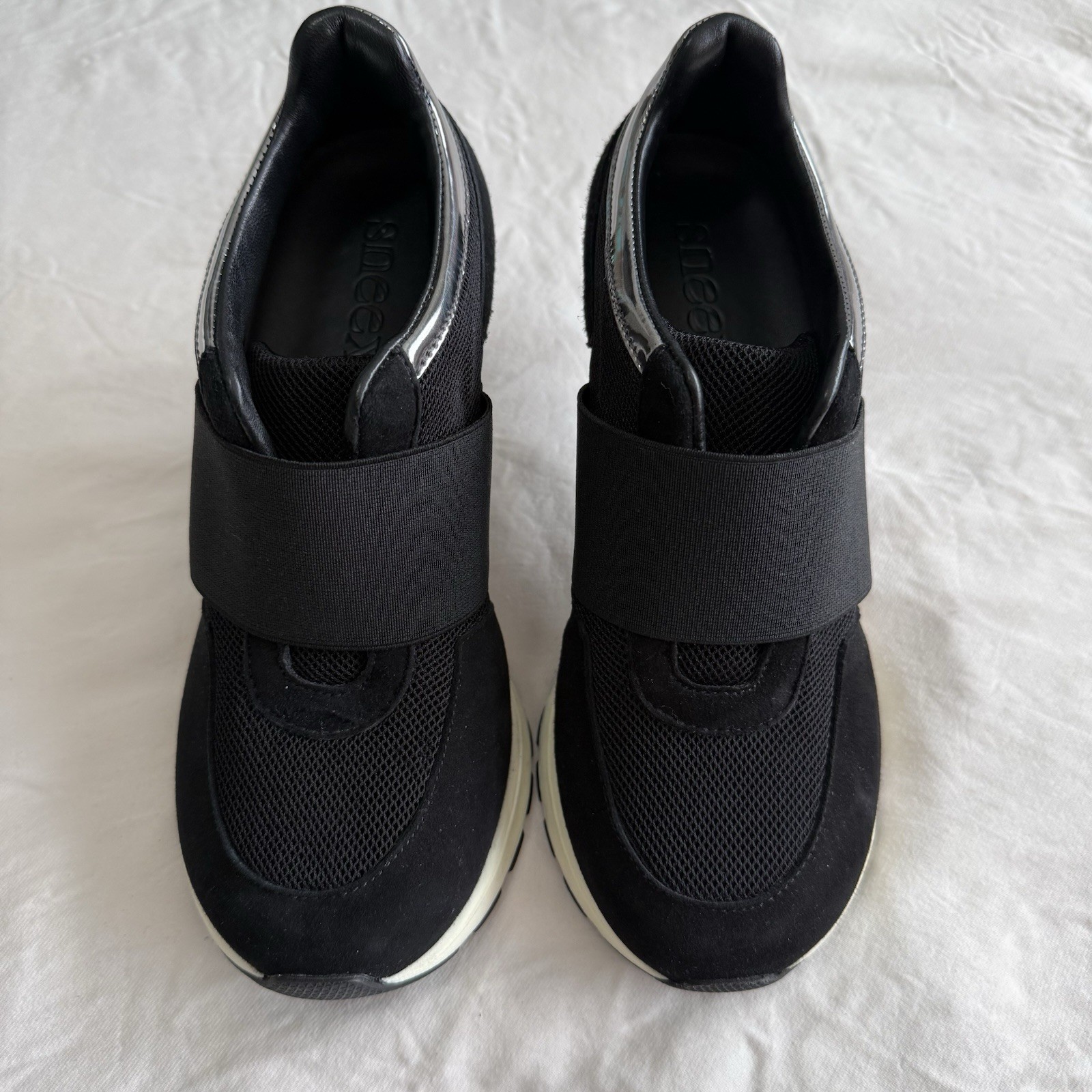 NWOB Sneex The Icon Silver Metallic Black Sneaker Heels Size 6 – $395 Retail