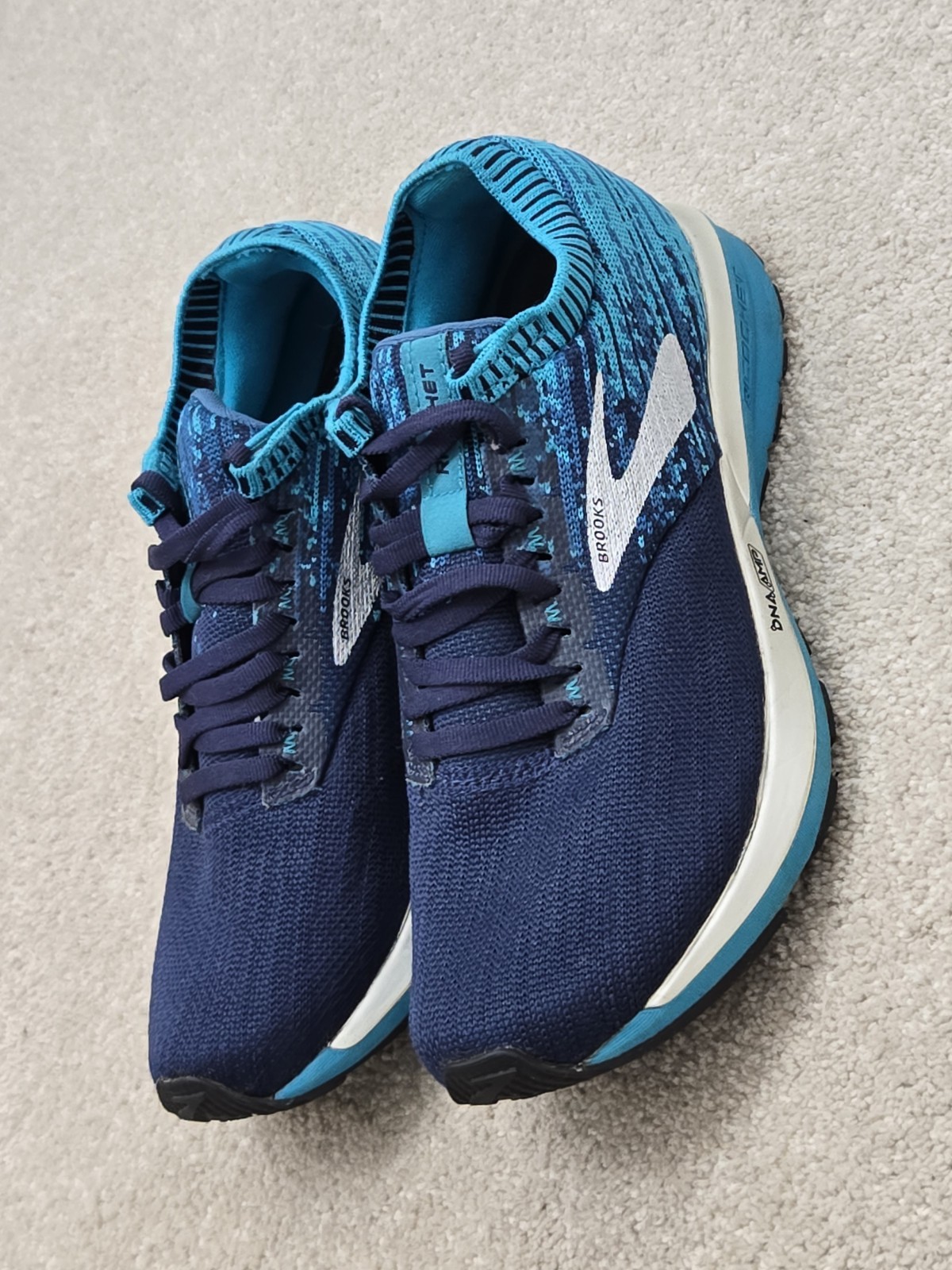 Brooks shoes women 7 B ricochet running walking DNA amp cushion turquois blue