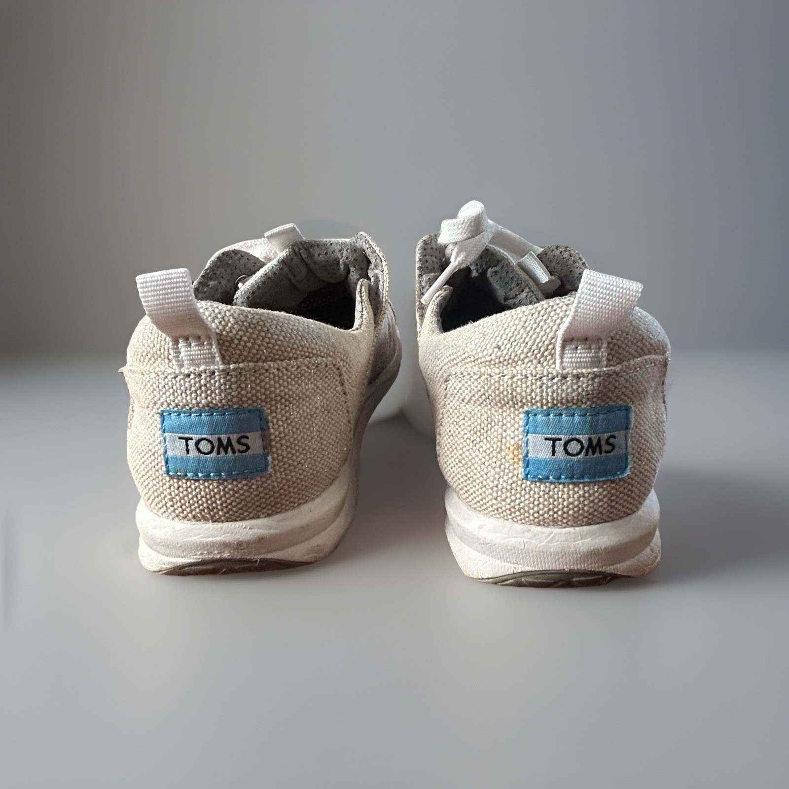TOMS women Del Rey Sneaker Beige Gold Sparkle Size 7.5