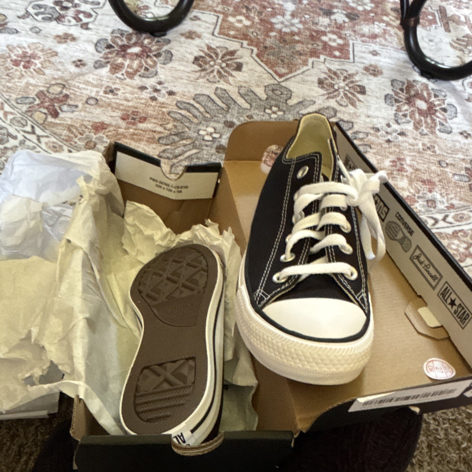 Converse Chuck Taylor All Star Men’s Low Top Canvas Lace-Up Sneakers Black/White