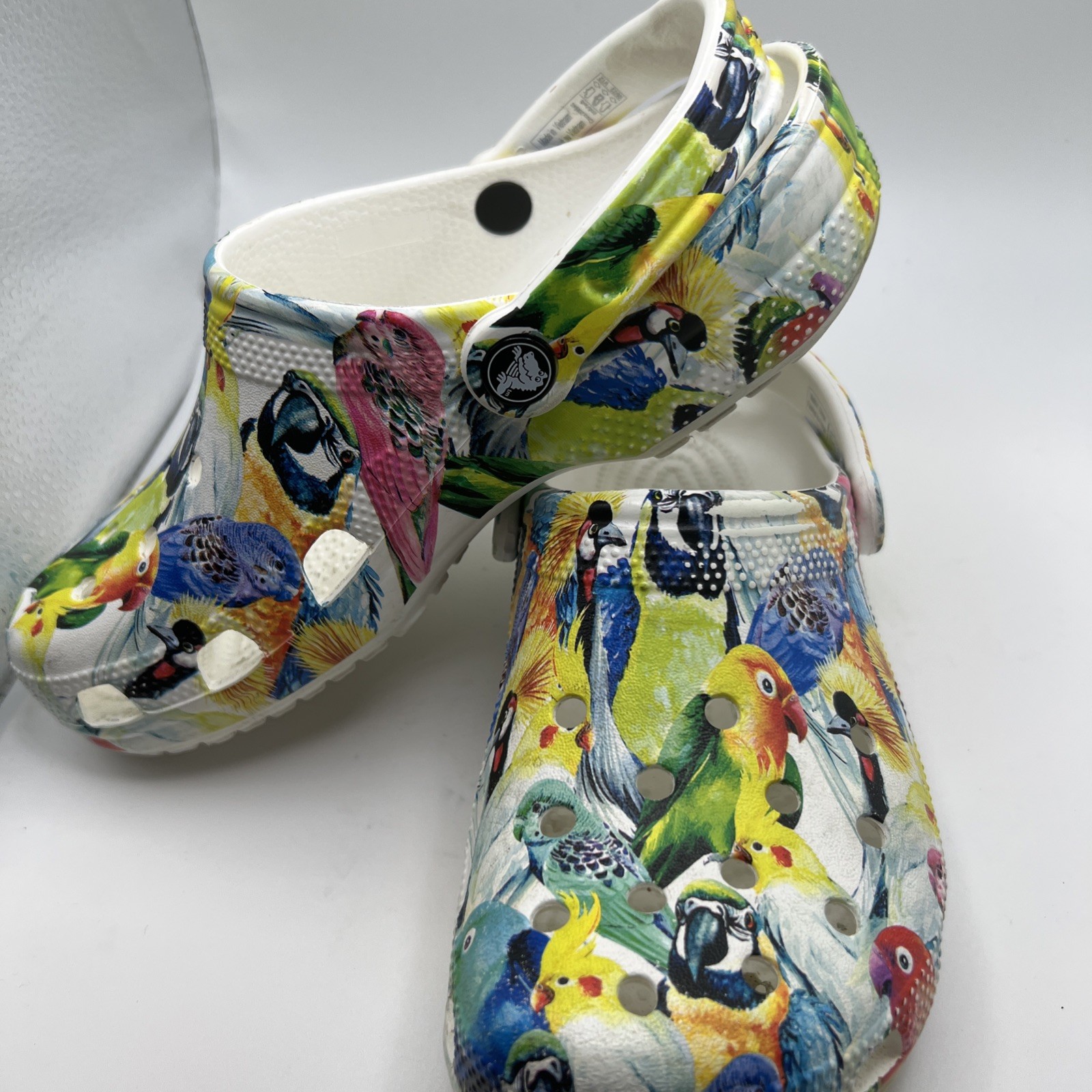 Crocs Island Escape Clogs Women’s Size 8 Mens Size 6 SEE DESCRIPTION