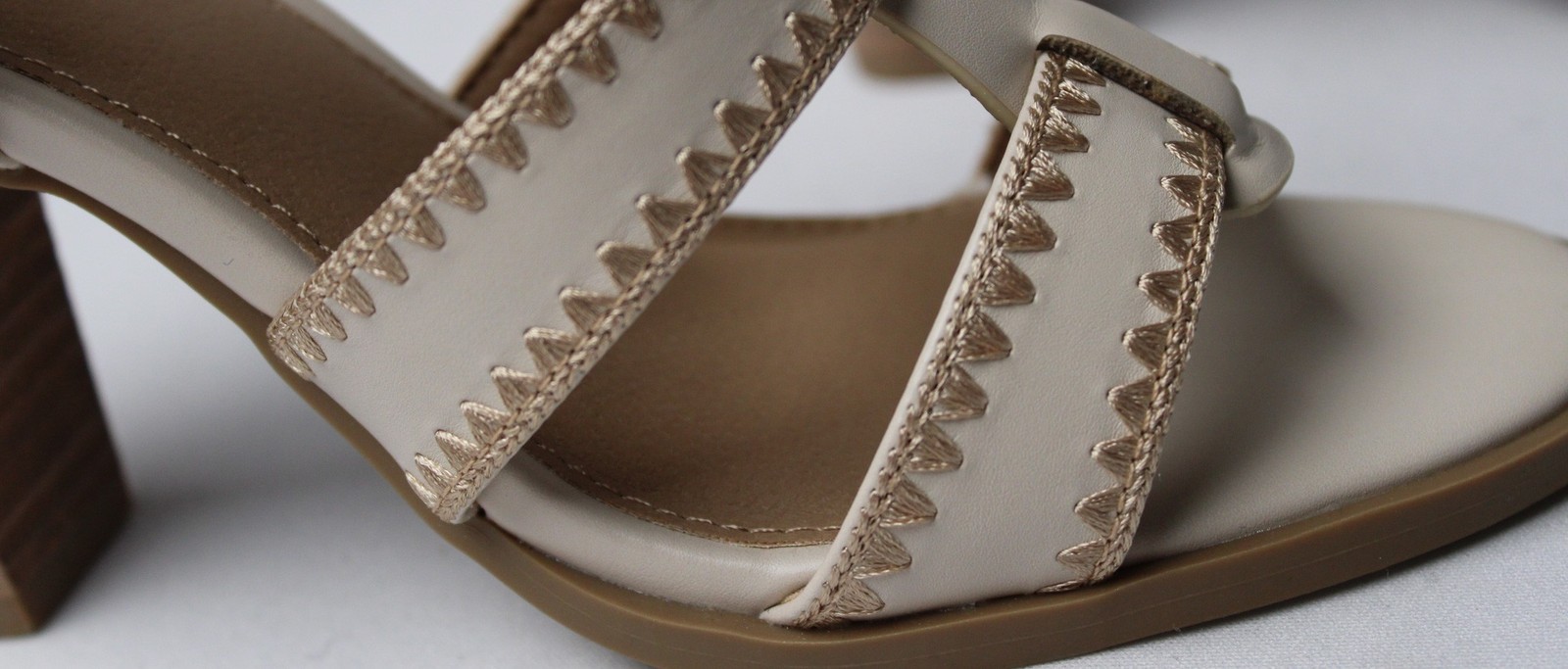 Dolce Vita Women’s Rochella Block Heeled Sandals LB3 Ivory US:6 UK:3.5 EU:36