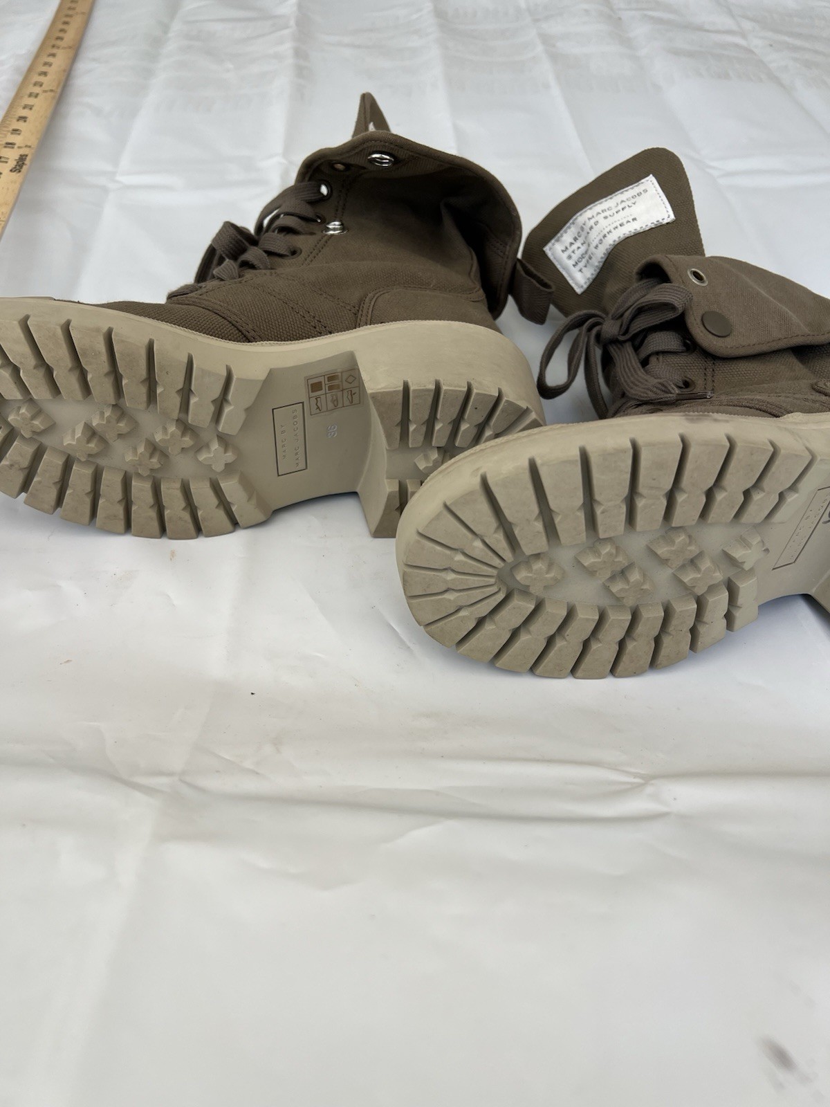 Marc by Marc Jacobs Tan fabric combat Hill/buttons on the side – Lace Up