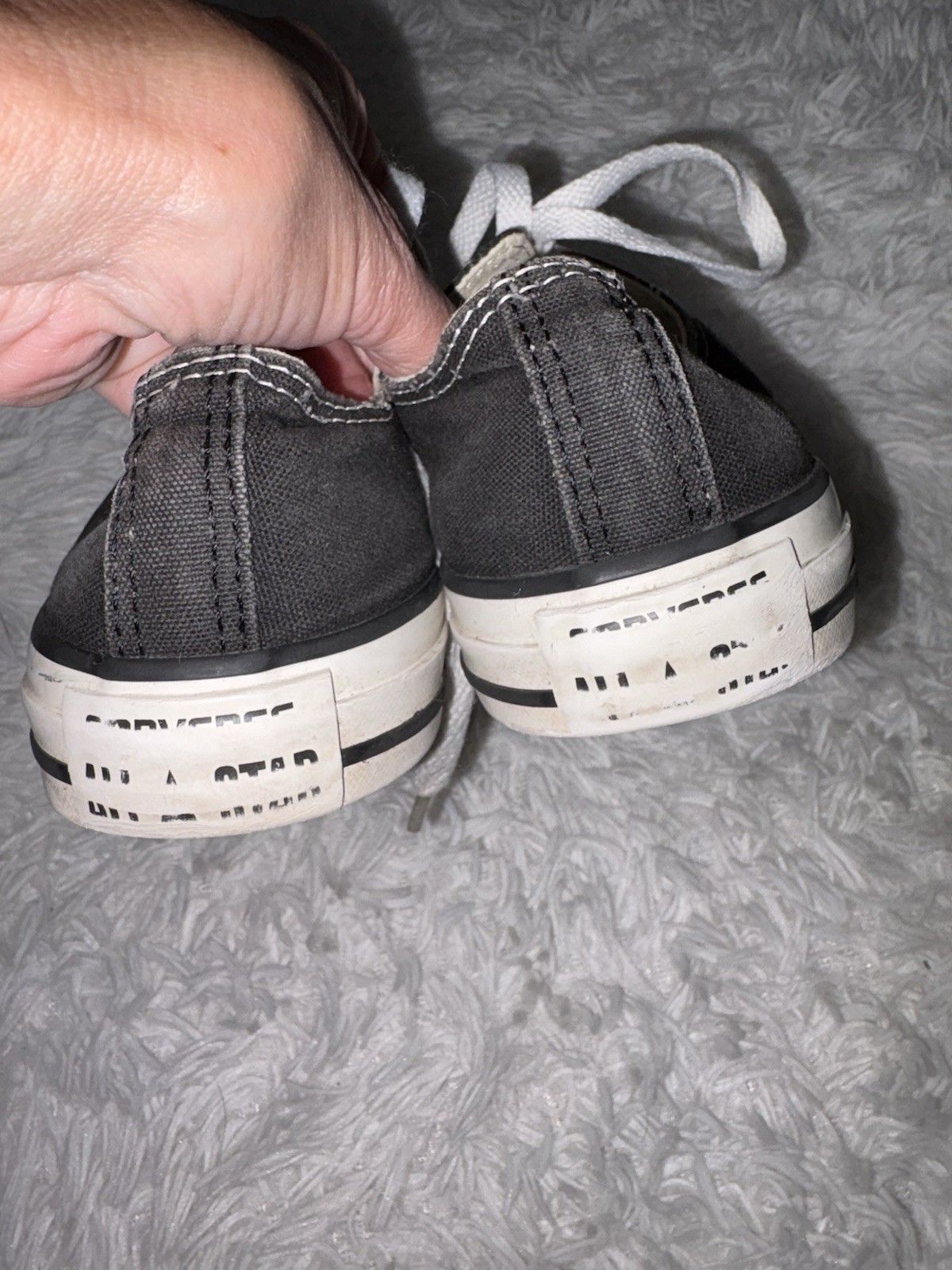 Converse All Star Women’s 7 Men’s 5 Classic Black Lace Sneaker.