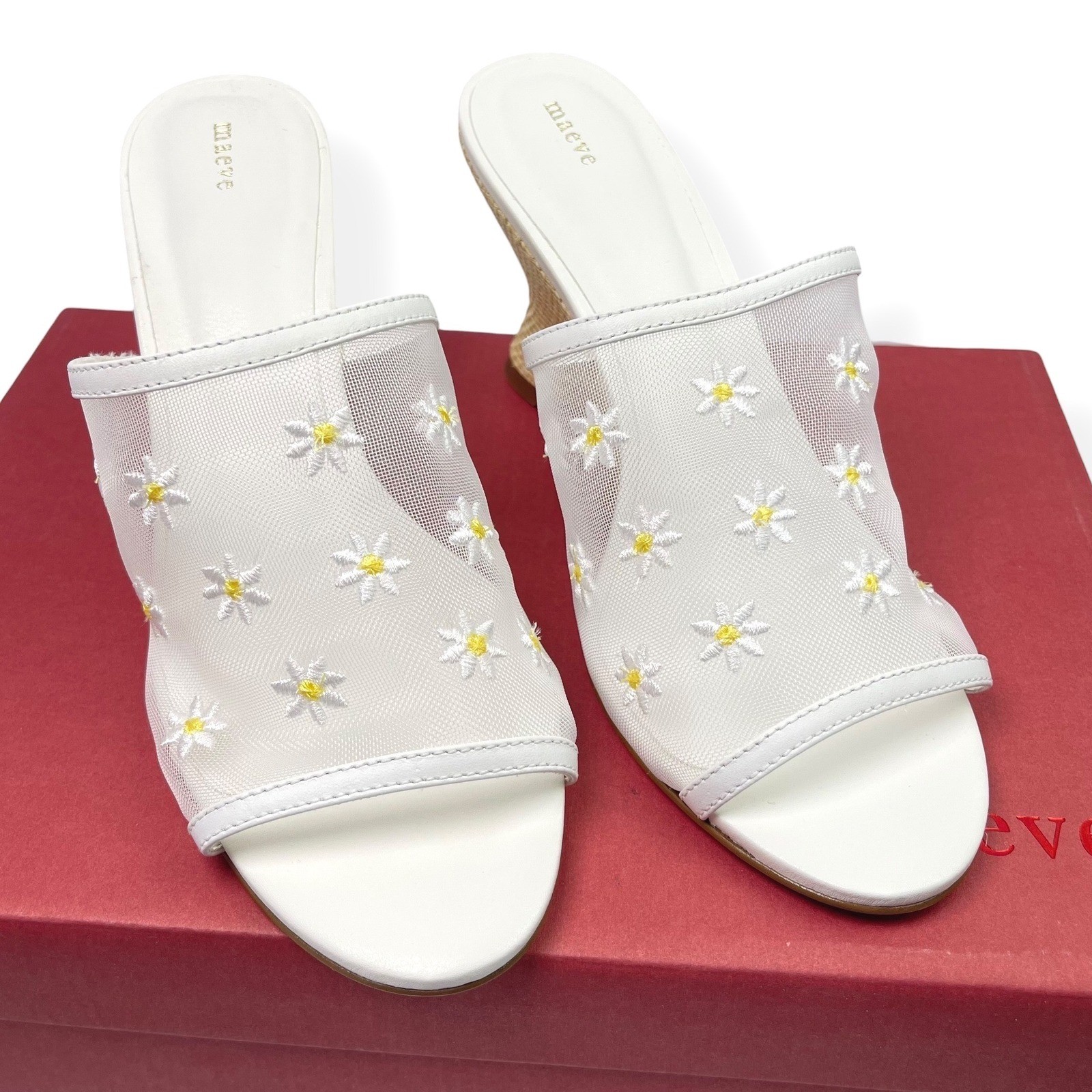 NEW Anthropologie Maeve Mesh Wedge Sz 7 White Embroidered Daisy Flowers Open Toe