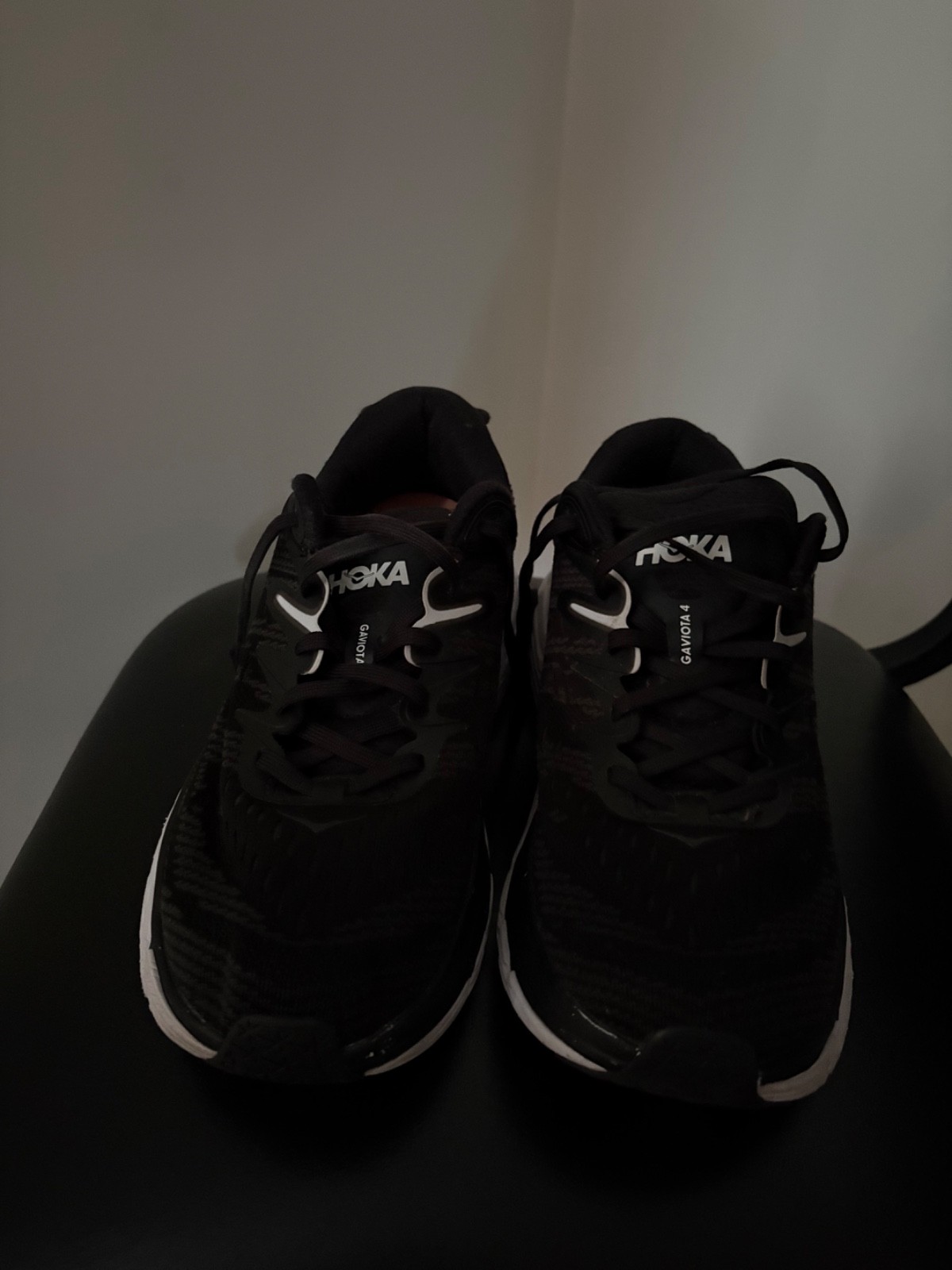 hoka one one black size 9B