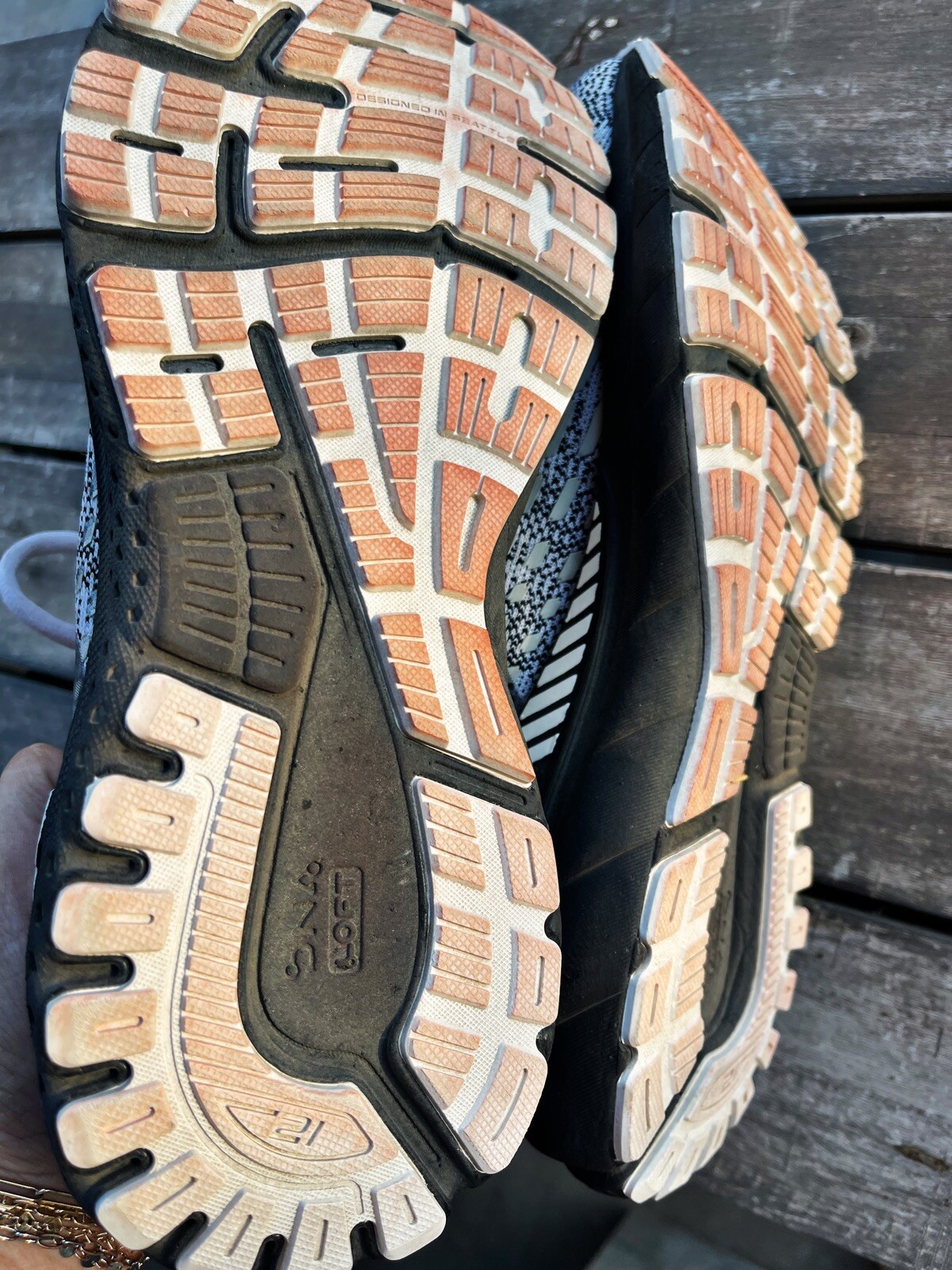 Nice Brooks Adrenaline GTS 21 Black Gray White 120329-1B-135 Sz 10 Sneaker VGC