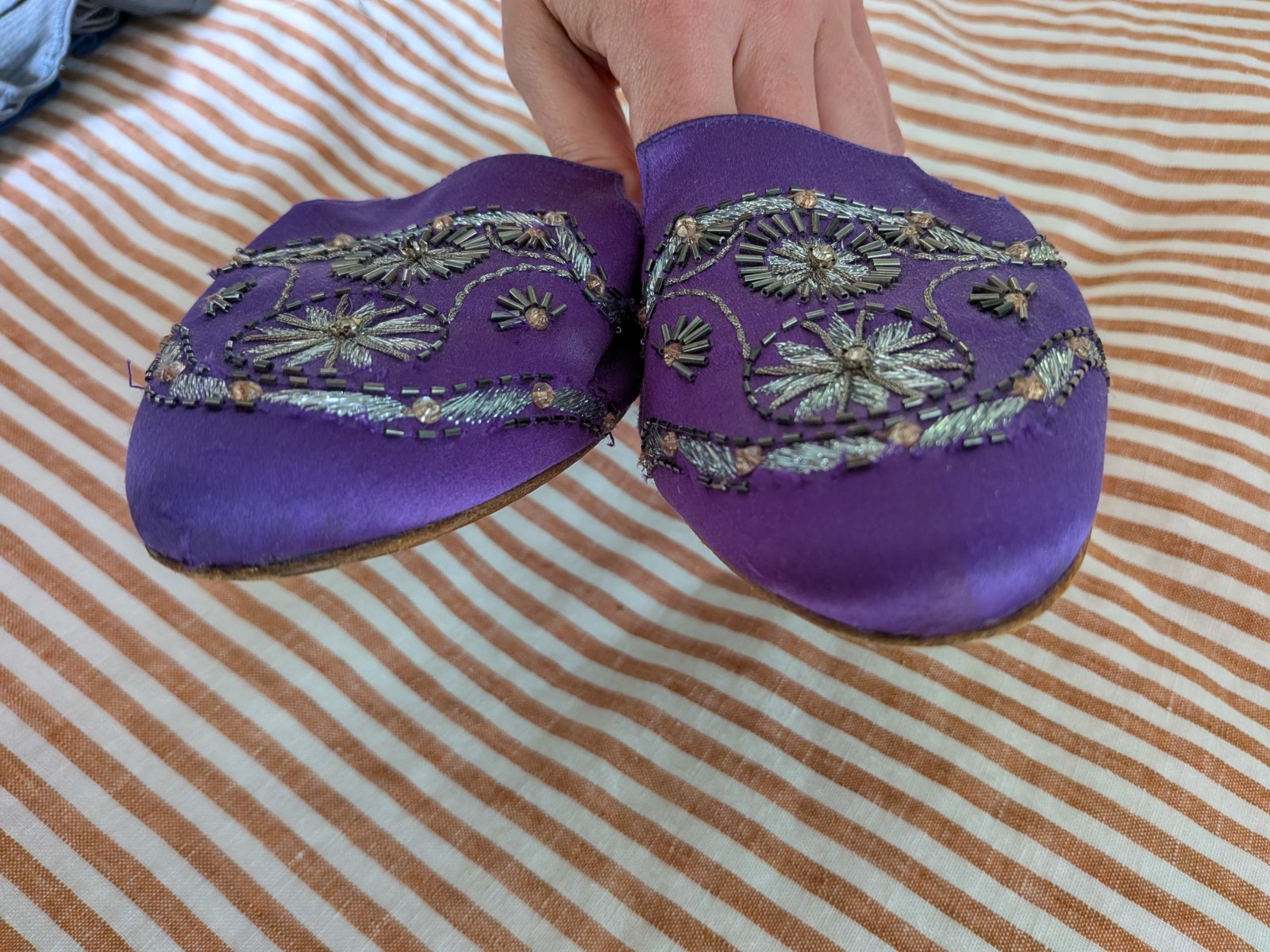 Oscar De La Renta Purple Satin Mules Slides EU 39 (US 8.5)