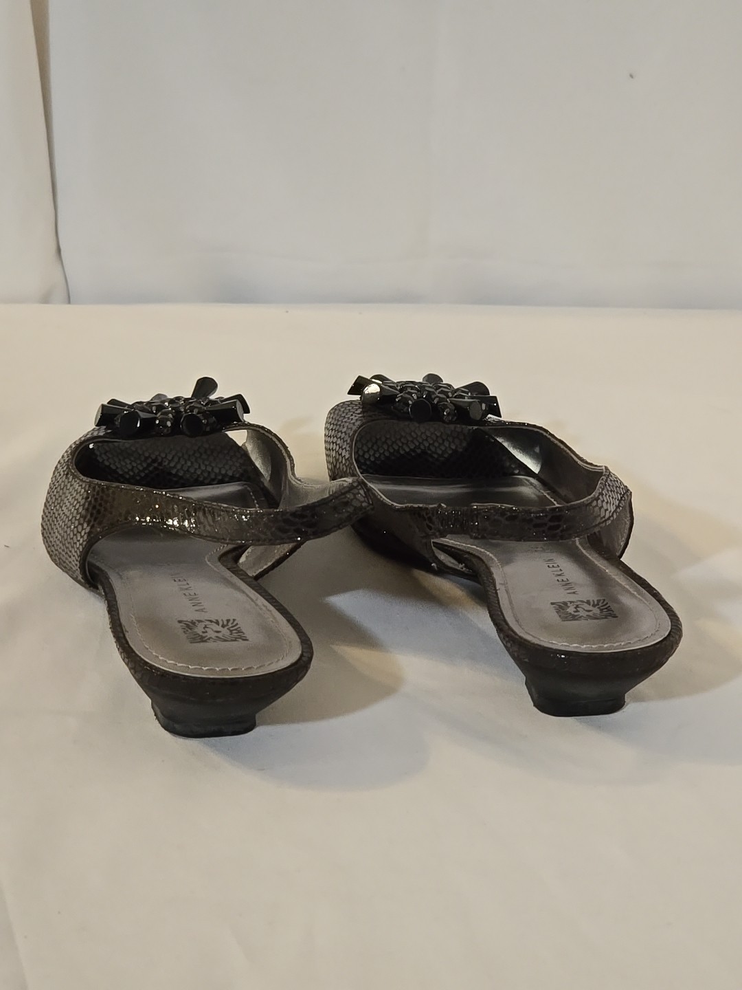 Anne Klein Leather AKJUNIOR BLK MUL FB Black Sport Flats 8M Used Good with Box