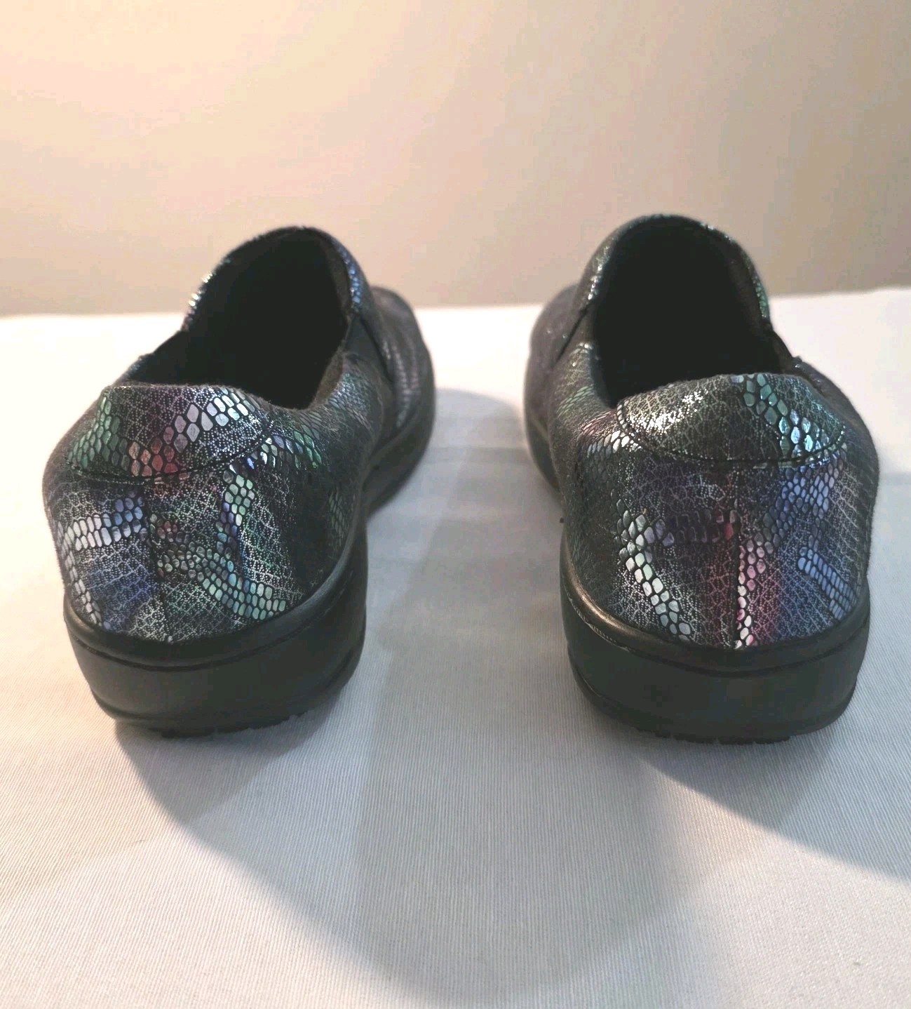 Spring Step Womens Clogs Size 8 M Winfrey Aura Iridescent Printed Leather Upper
