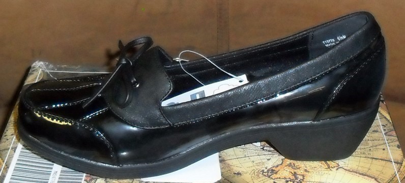 NIB Black Womens Wanderlust Slip On Loafers Size 6.5M