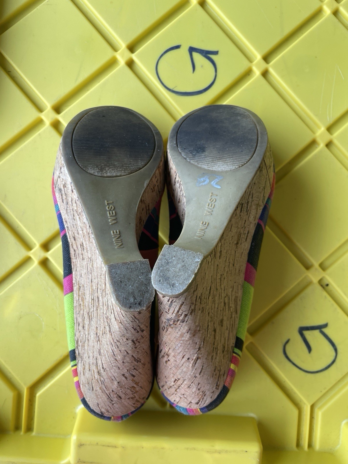 nine west wedge 6.5 Peep Toe Multicolored Striped