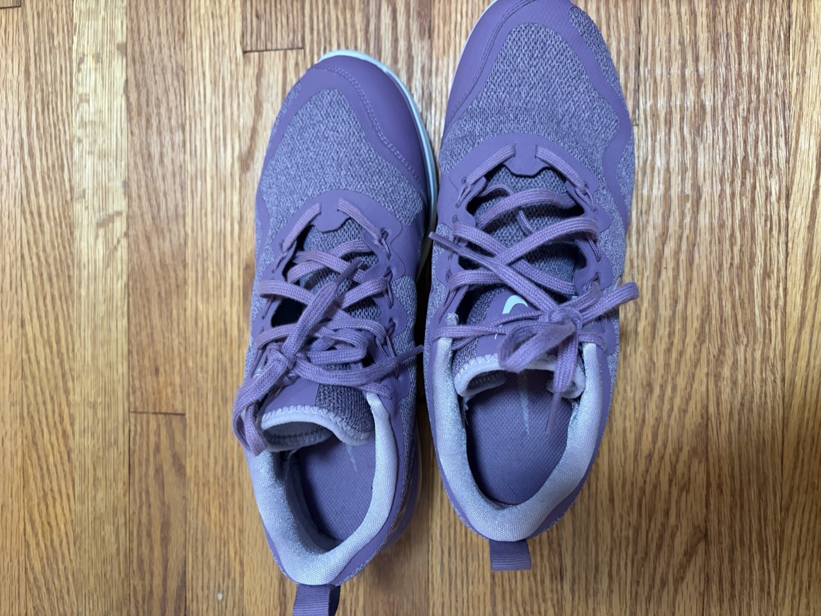 Nike Air Max Women’s Purple Low Top Mesh Lace-Up Sneakers Rubber Sole