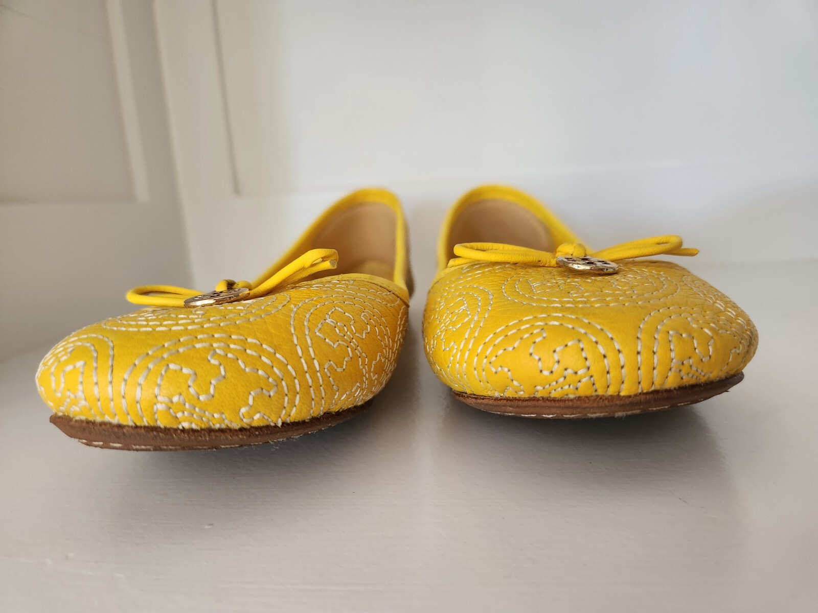 VEUC Tory Burch Womens Chelsea Yellow Stitched Ballet Flats Sz 8 M